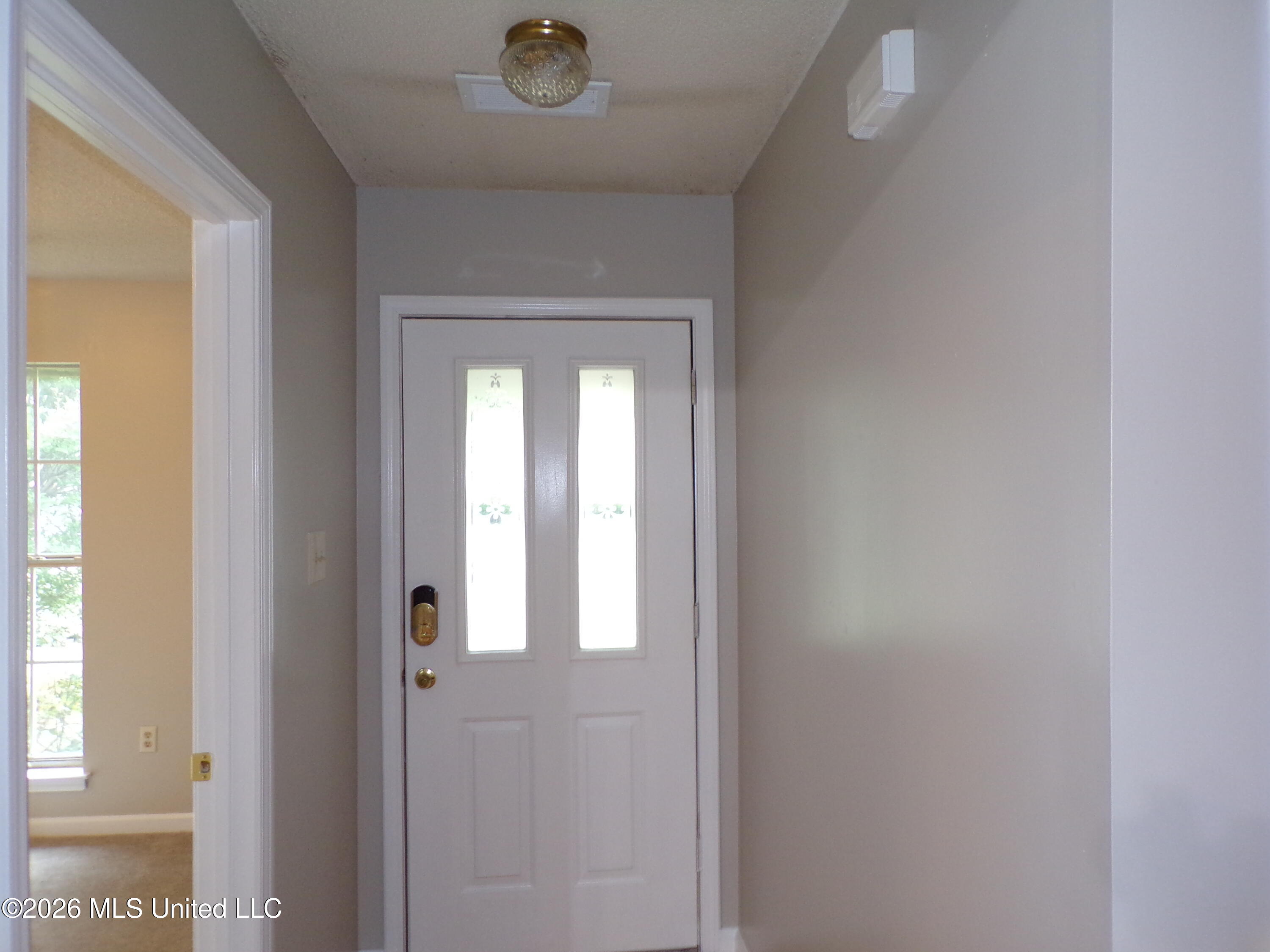 7395 Fox Hollow Lane Property Photo 3