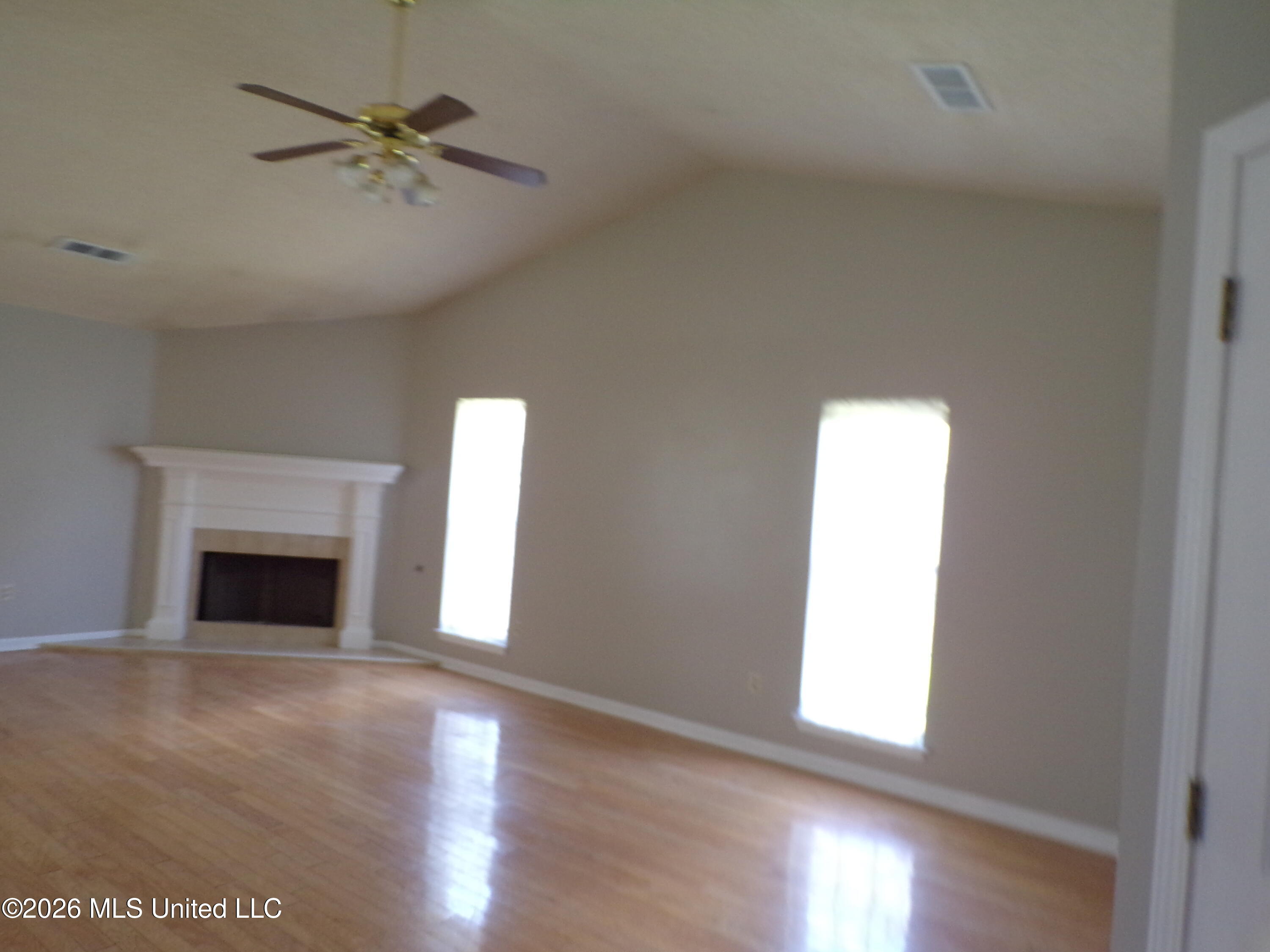 7395 Fox Hollow Lane Property Photo 4