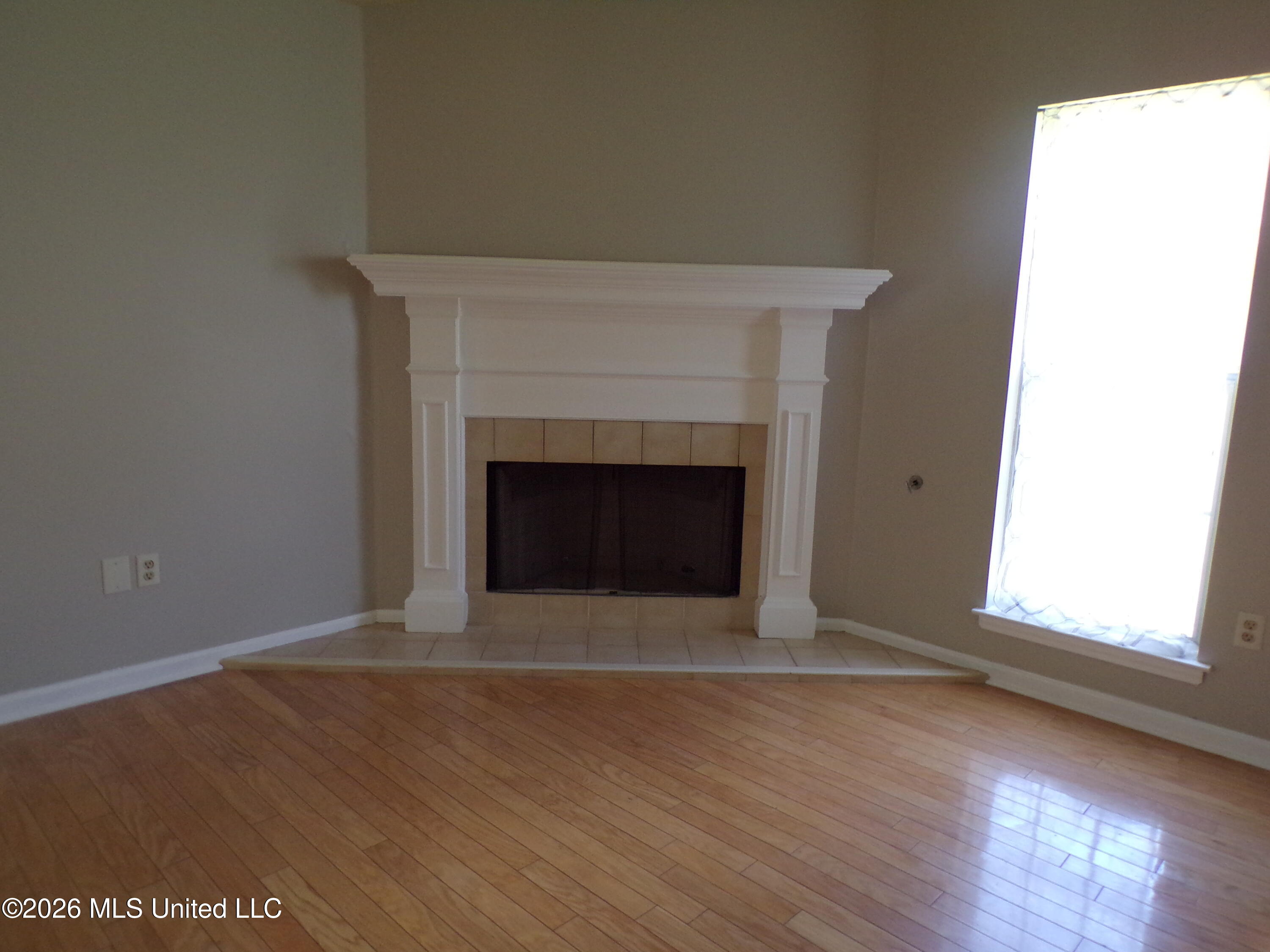 7395 Fox Hollow Lane Property Photo 6