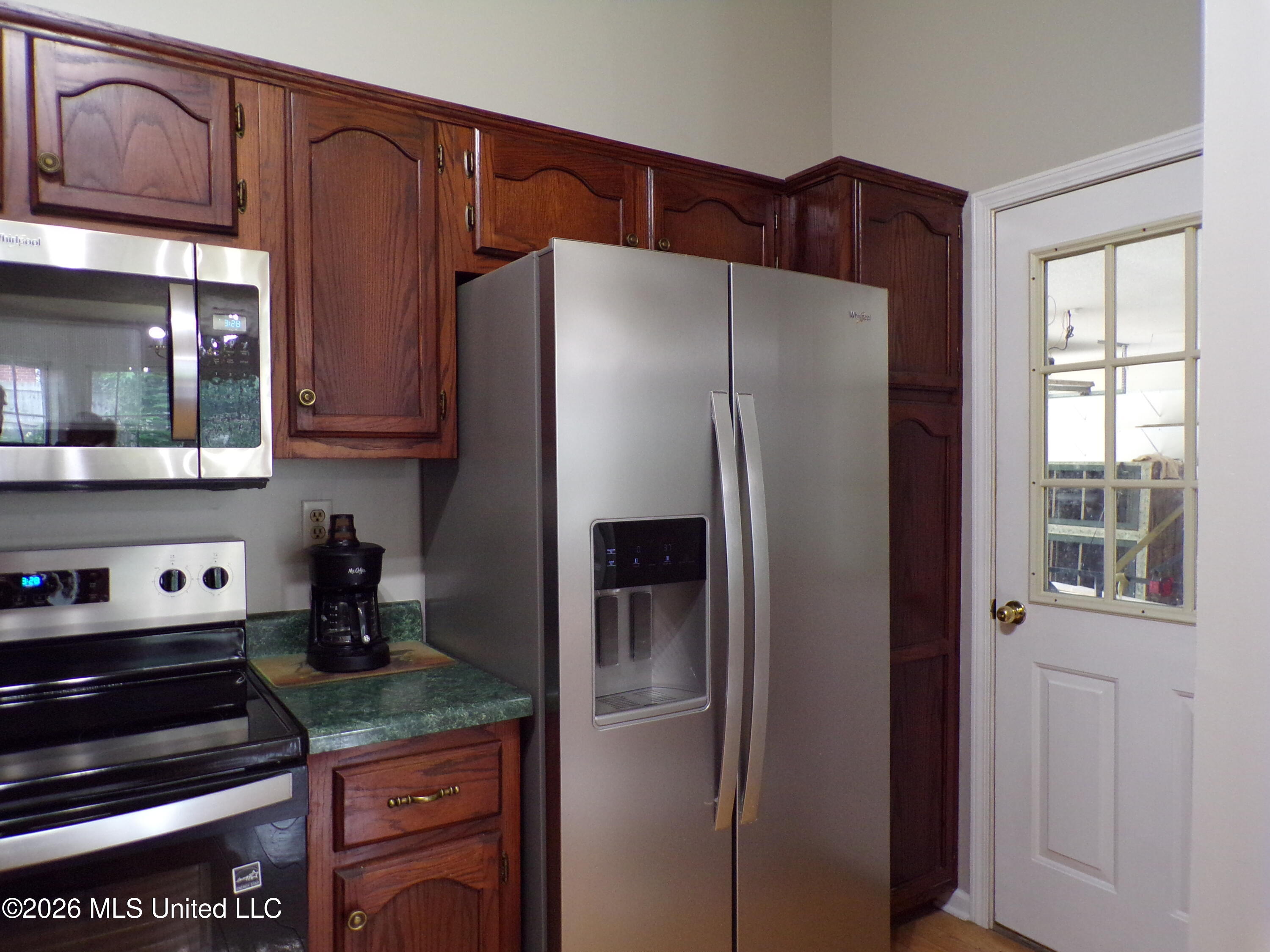 7395 Fox Hollow Lane Property Photo 8