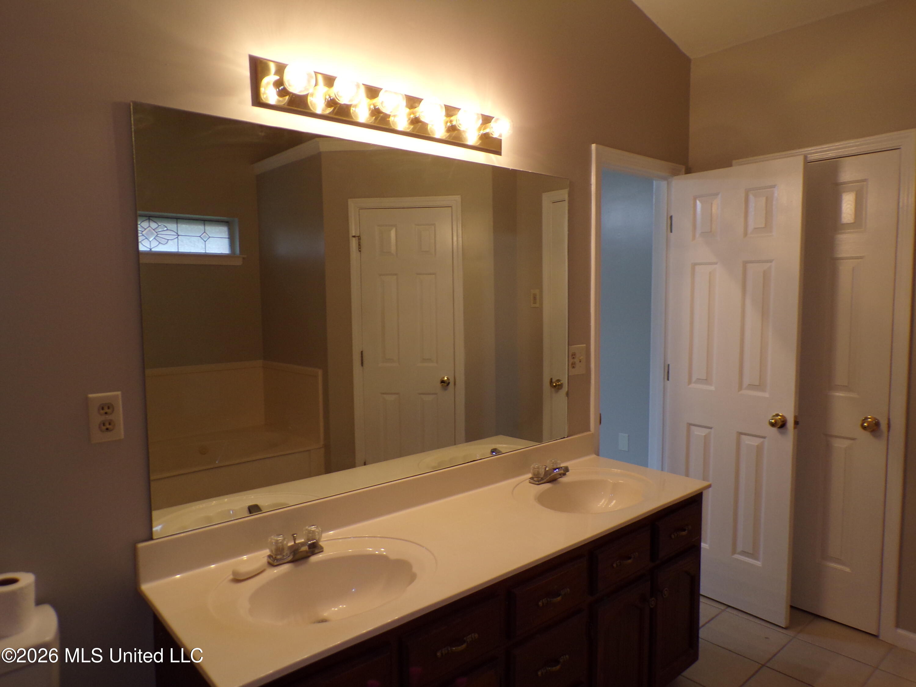 7395 Fox Hollow Lane Property Photo 16