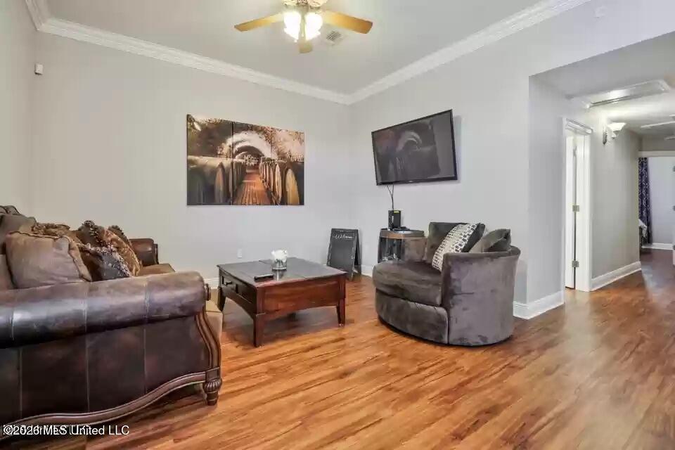 699 Dunbar Avenue Property Photo 6