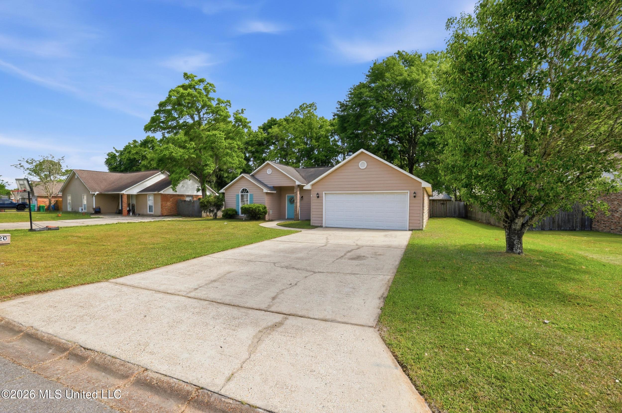 6920 Pinehurst Drive Property Photo 3