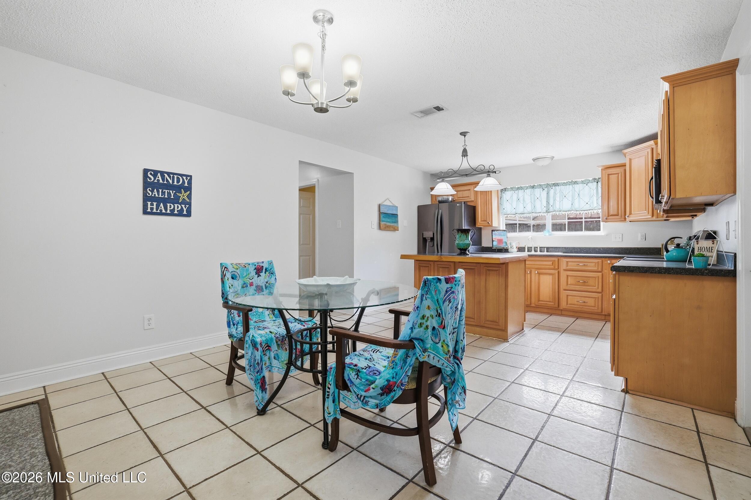 6920 Pinehurst Drive Property Photo 13