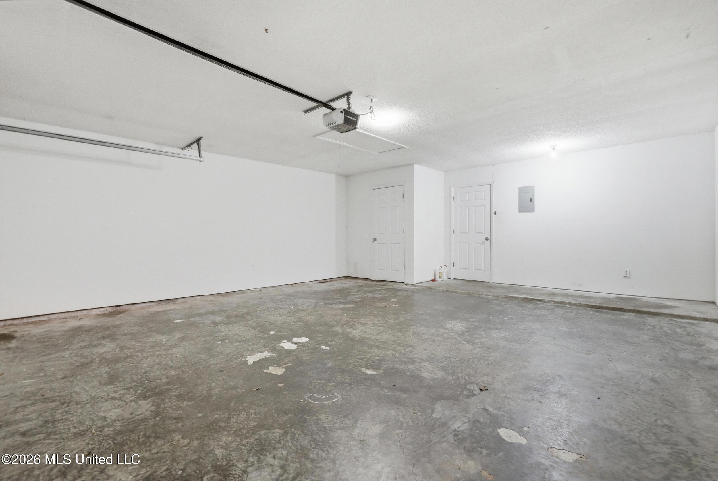 6920 Pinehurst Drive Property Photo 33
