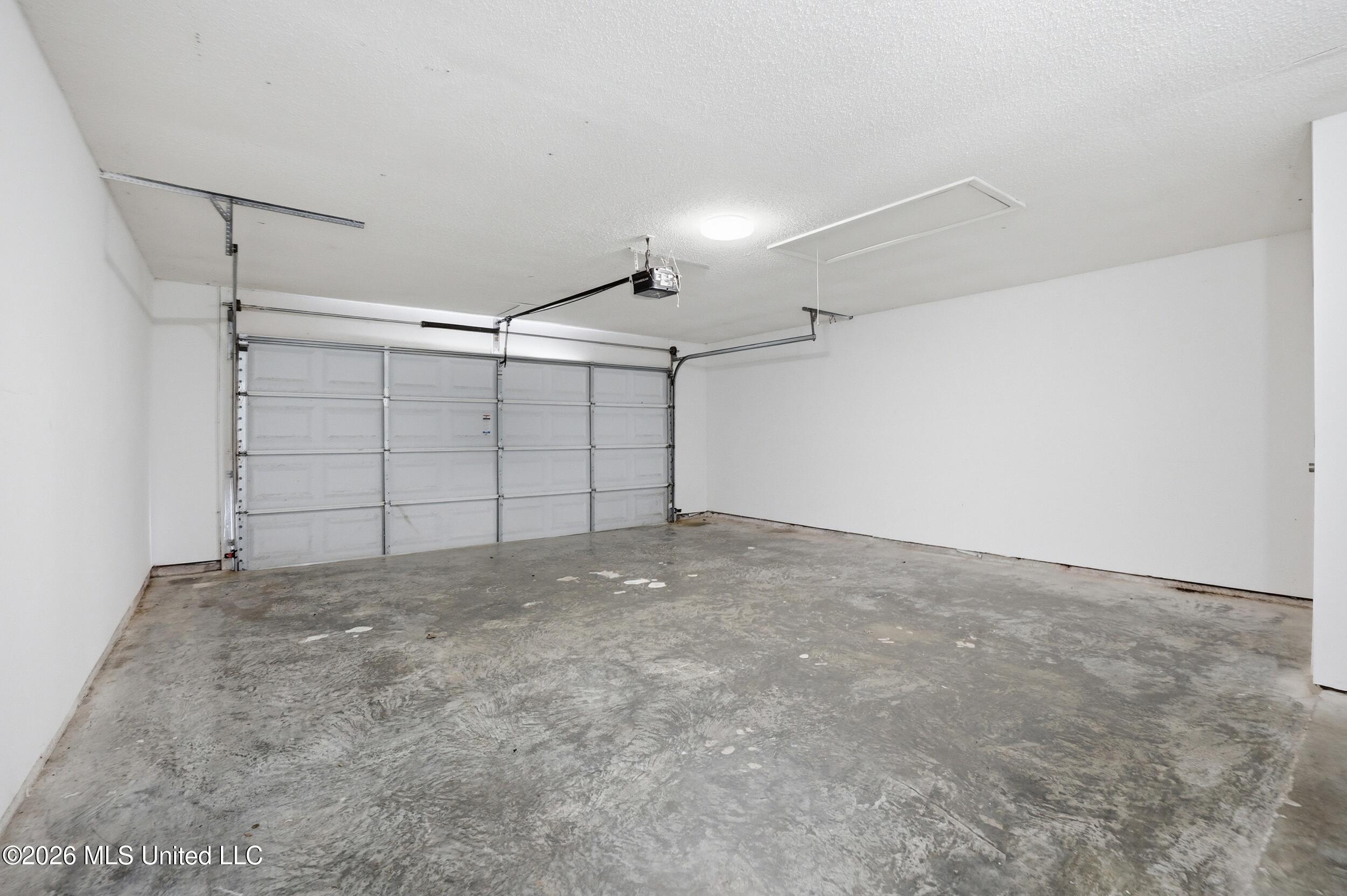 6920 Pinehurst Drive Property Photo 34