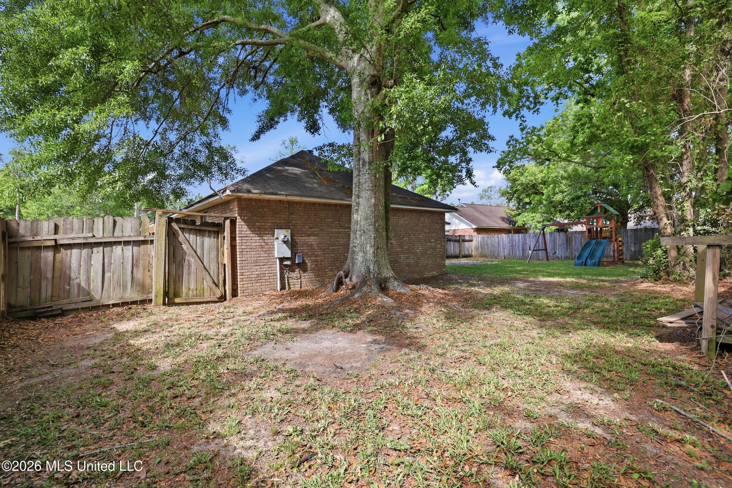6920 Pinehurst Drive Property Photo 38