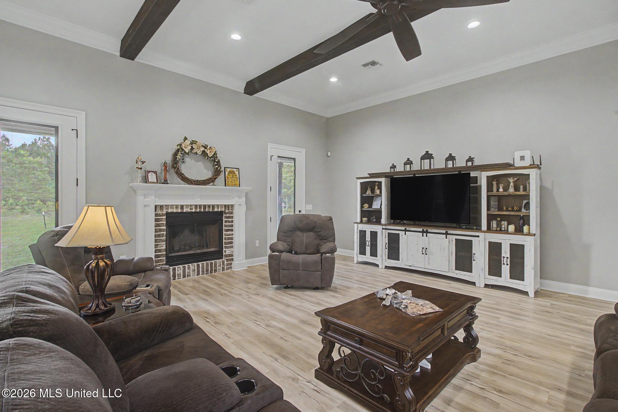 1034 W Mchenry Road Property Photo 5