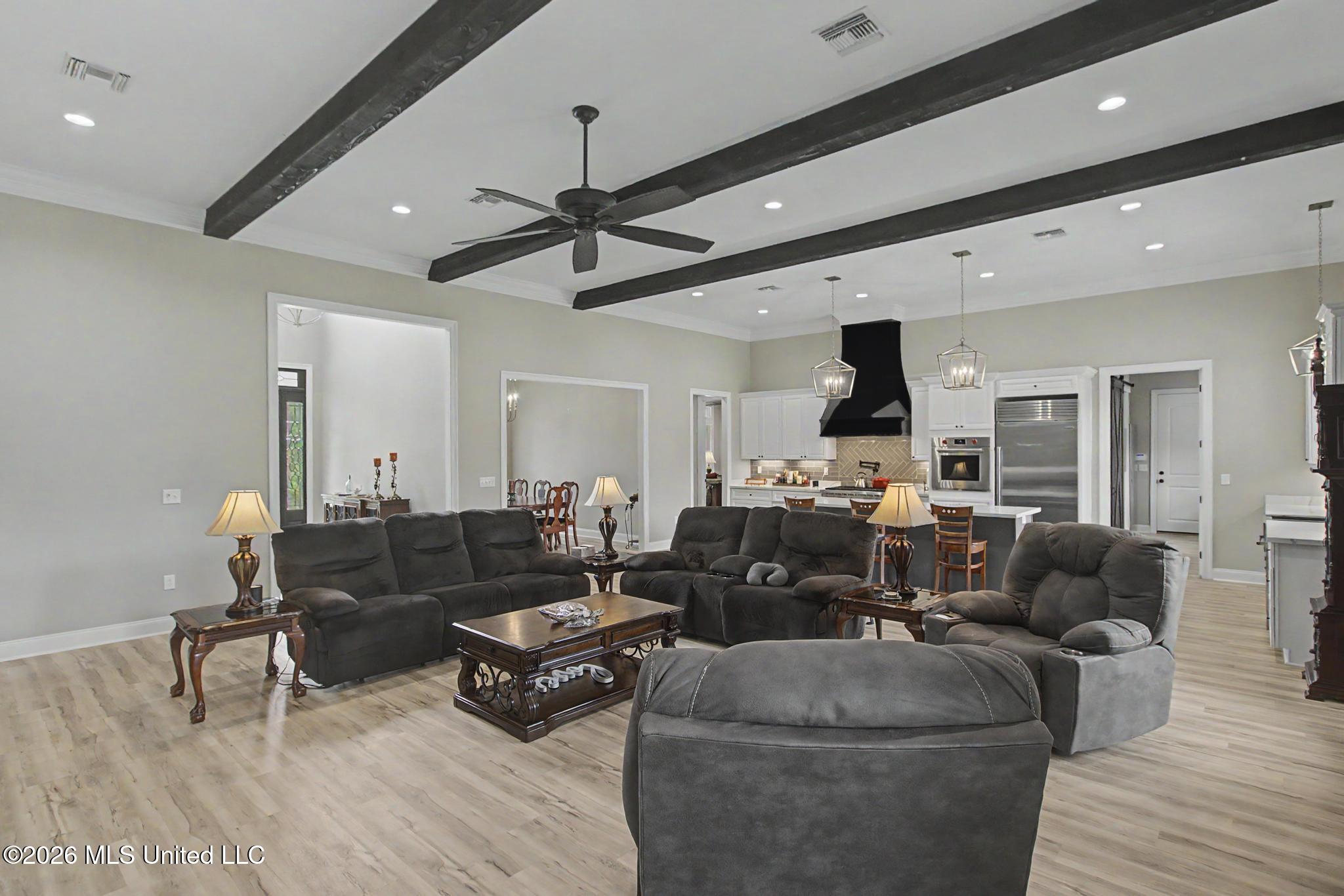 1034 W Mchenry Road Property Photo 7