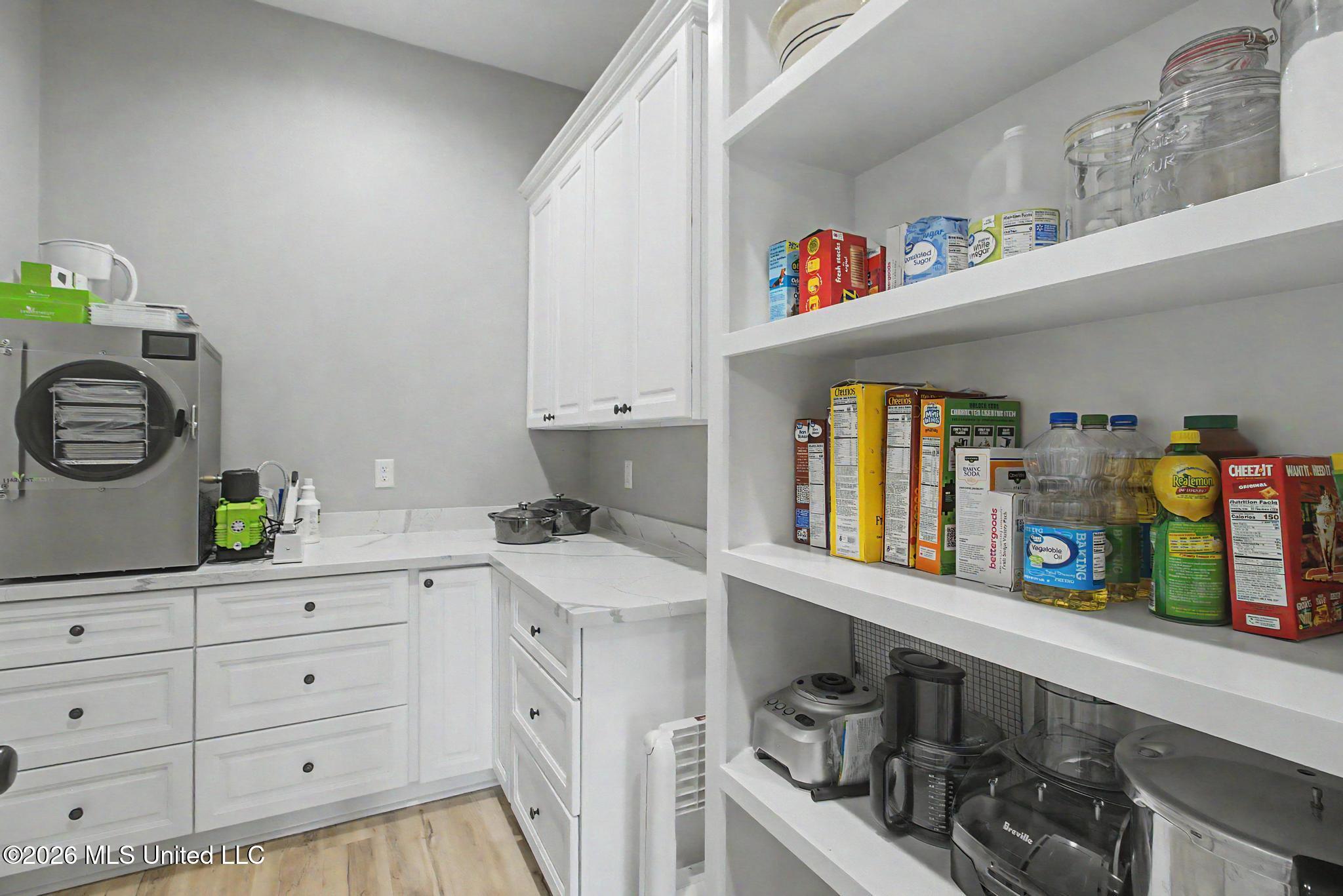1034 W Mchenry Road Property Photo 13