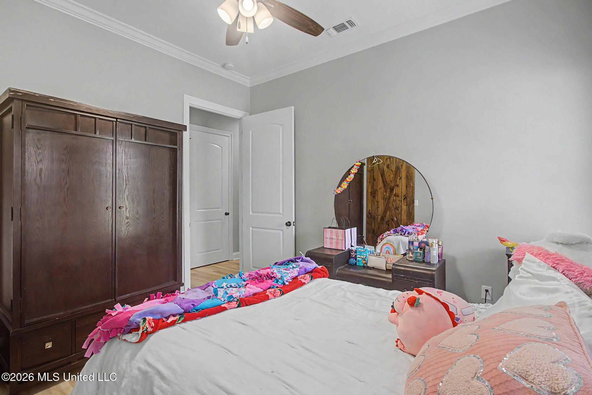 1034 W Mchenry Road Property Photo 32