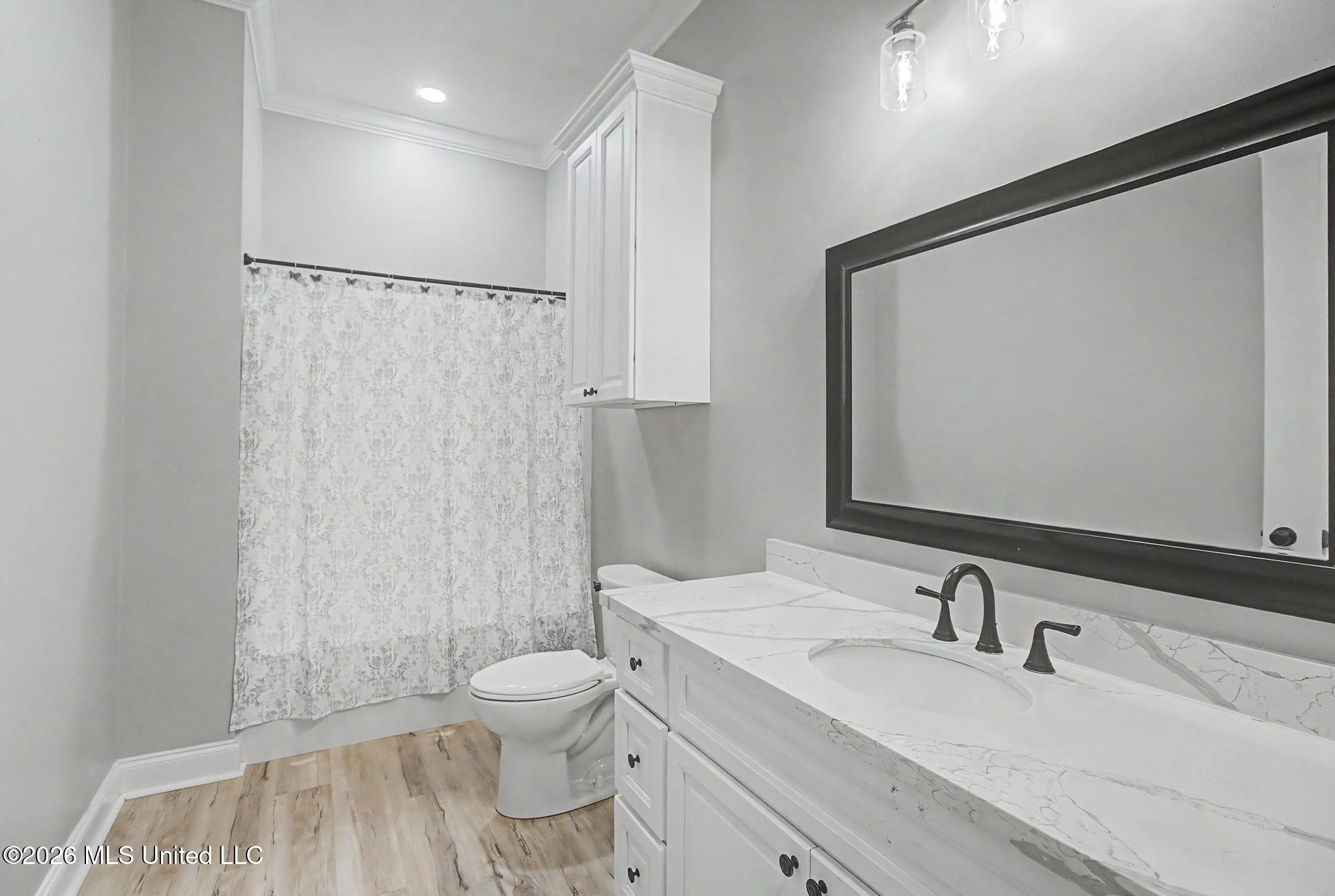 1034 W Mchenry Road Property Photo 33