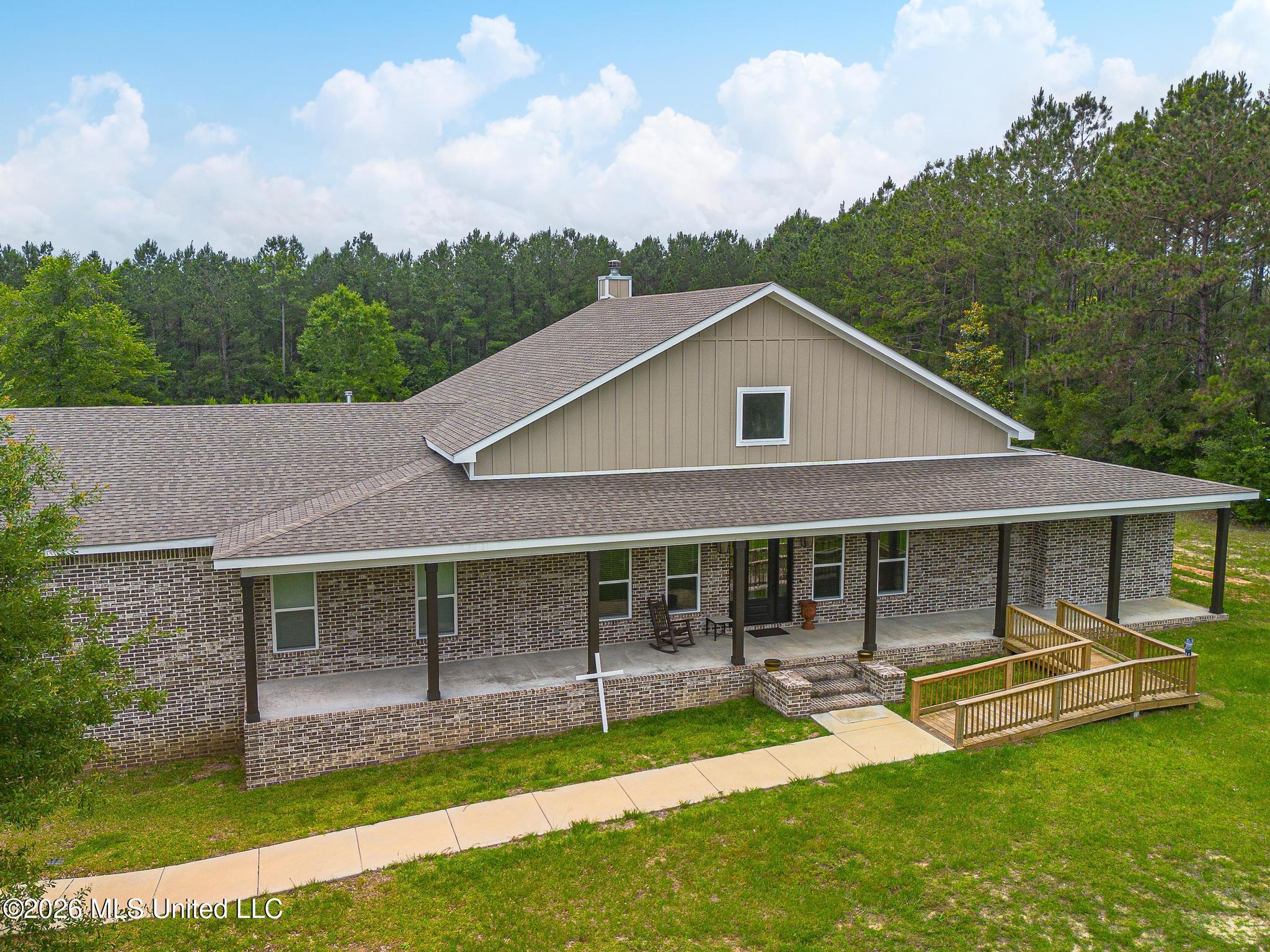1034 W Mchenry Road Property Photo 41