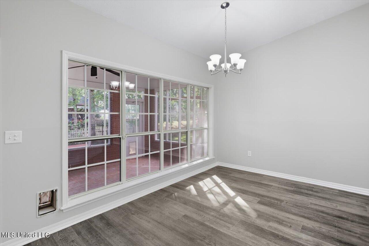 25 Moss Woods Cove Property Photo 7
