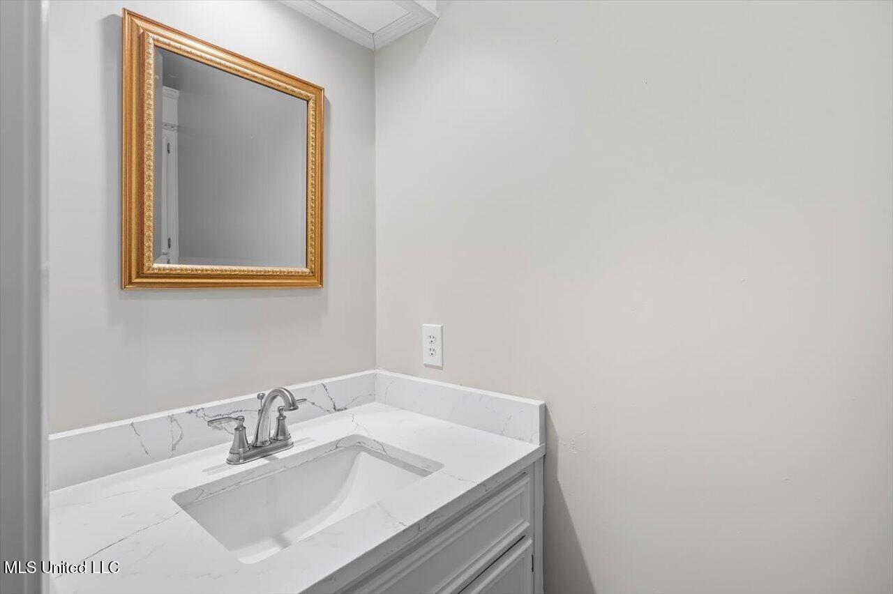 25 Moss Woods Cove Property Photo 11