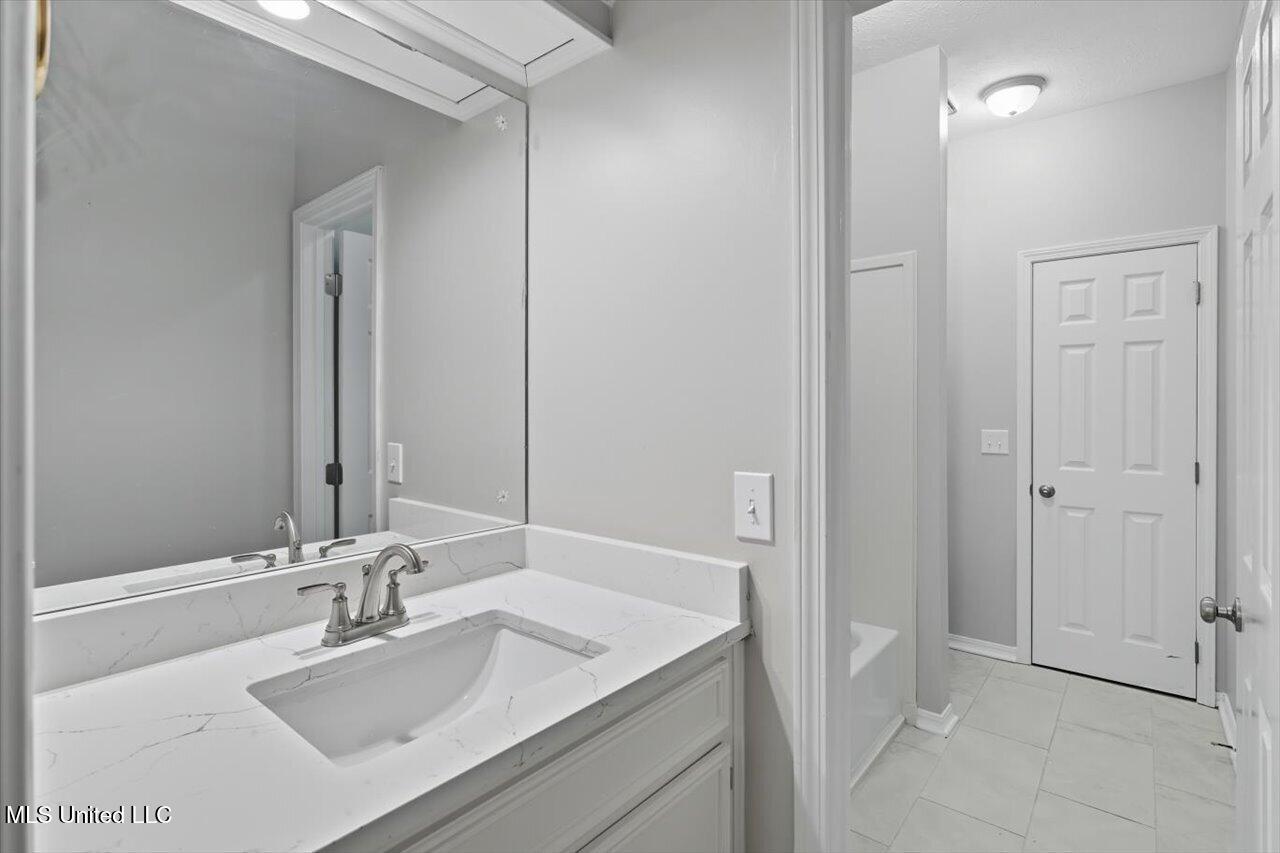 25 Moss Woods Cove Property Photo 20