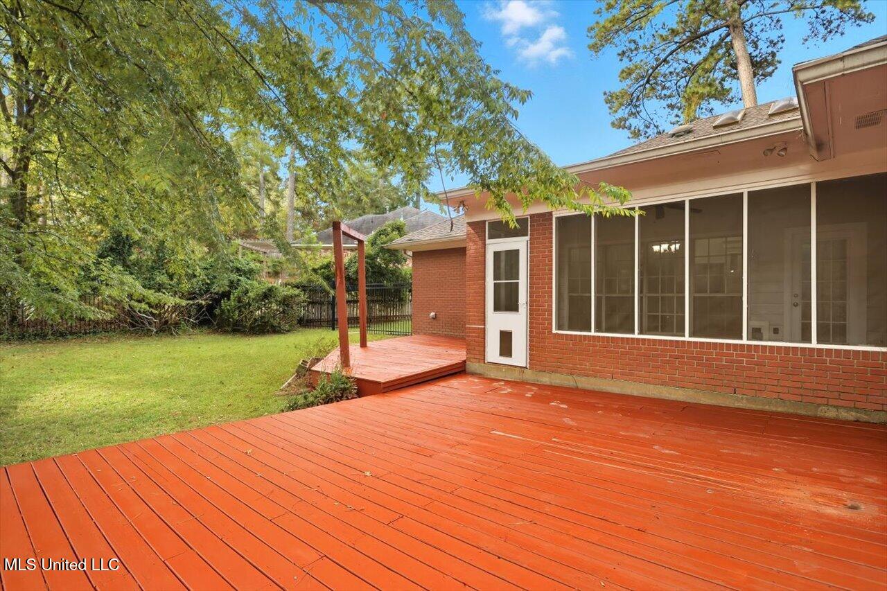 25 Moss Woods Cove Property Photo 27