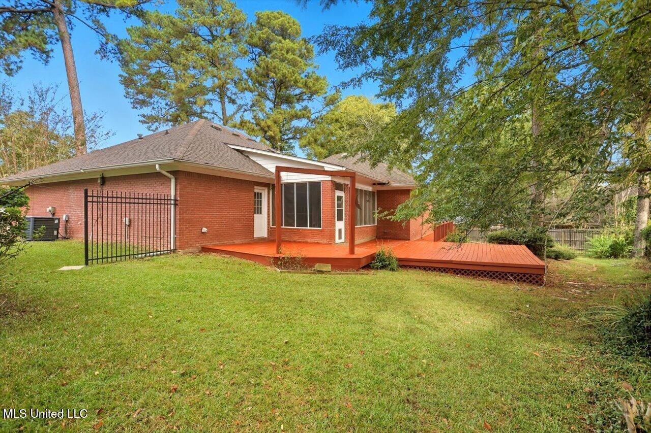 25 Moss Woods Cove Property Photo 29