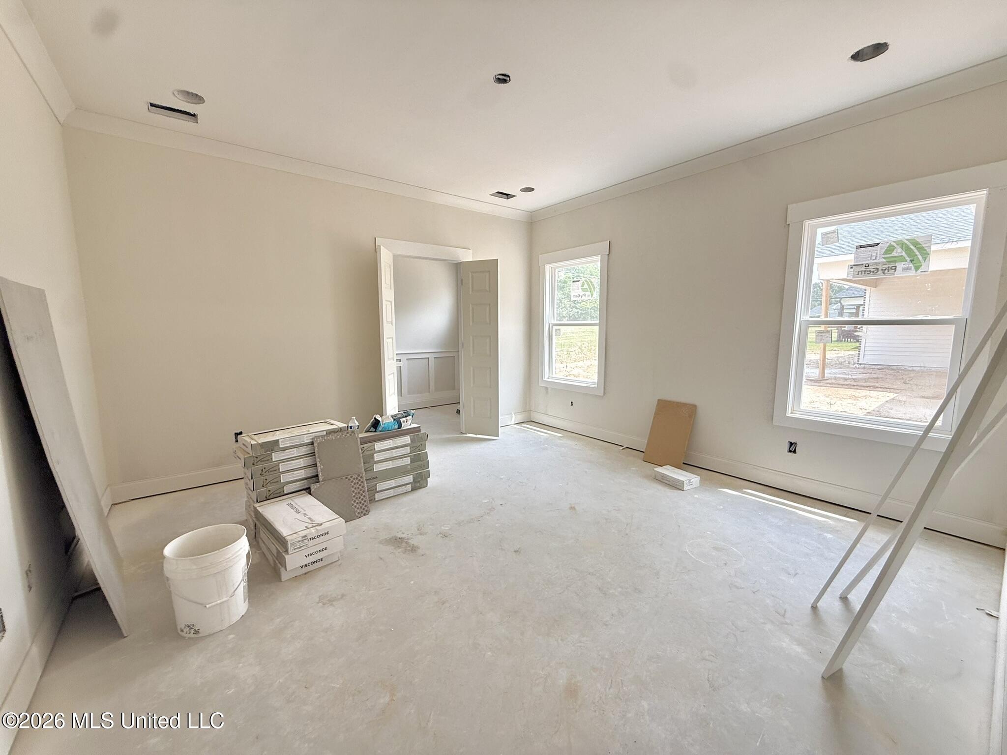 2494 Saint Charles Cove Property Photo 7