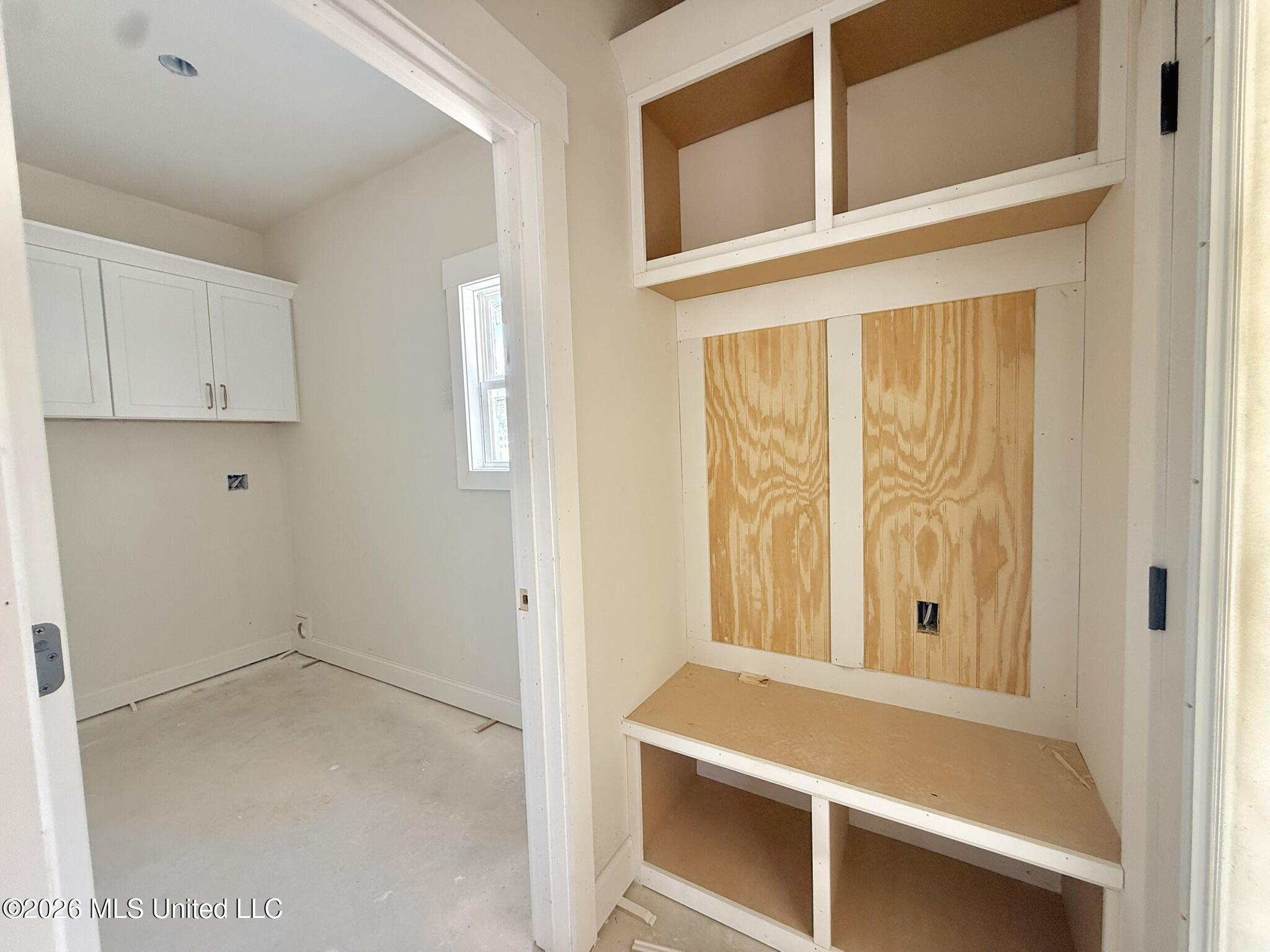 2494 Saint Charles Cove Property Photo 10
