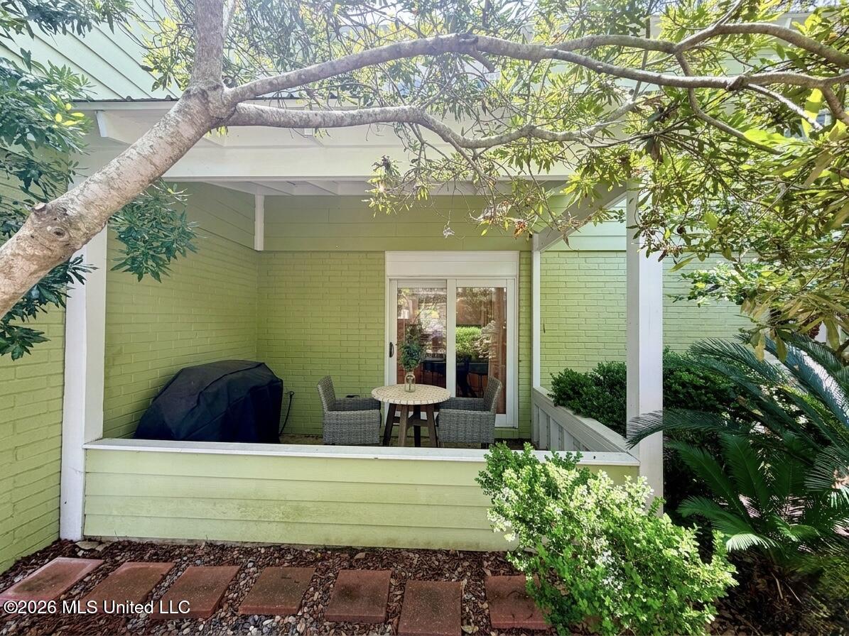 808 Desoto Street Property Photo 17