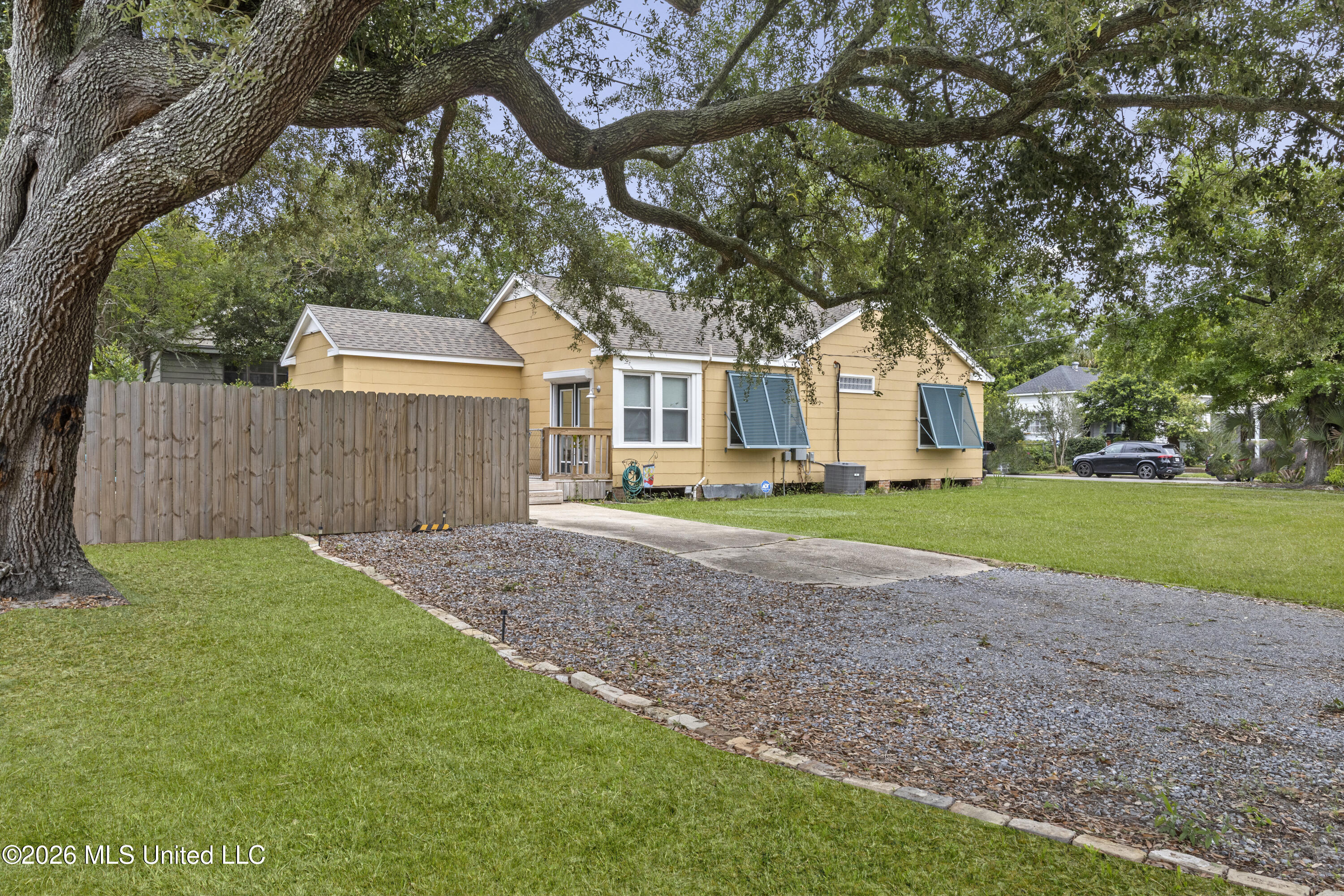 1901 20th Avenue Property Photo 1