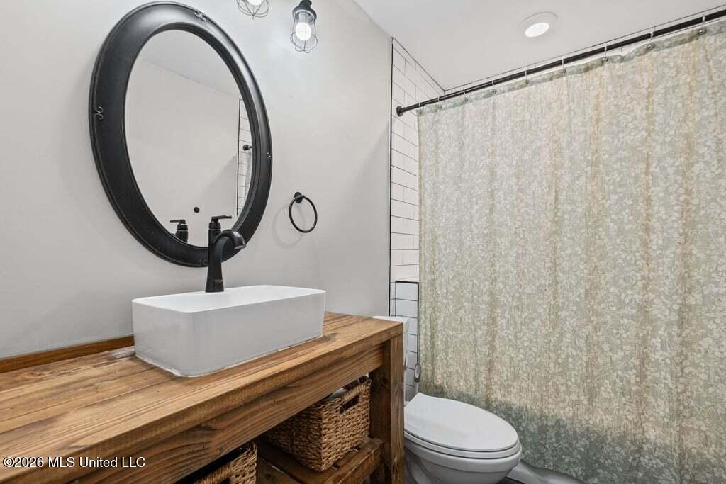 221 Pleasant Hill Drive Property Photo 25