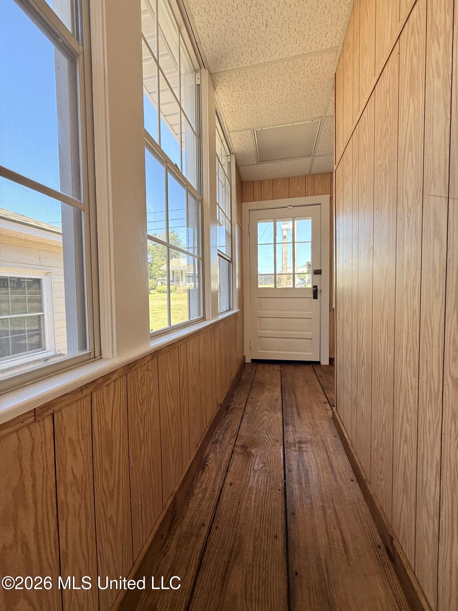 400 Newton Street Property Photo 13