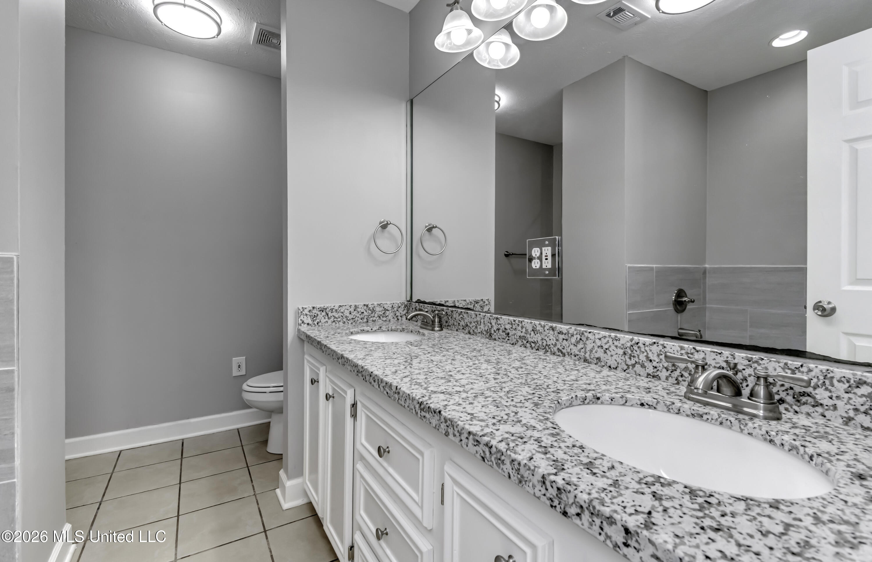 517 Roxbury Place Property Photo 36