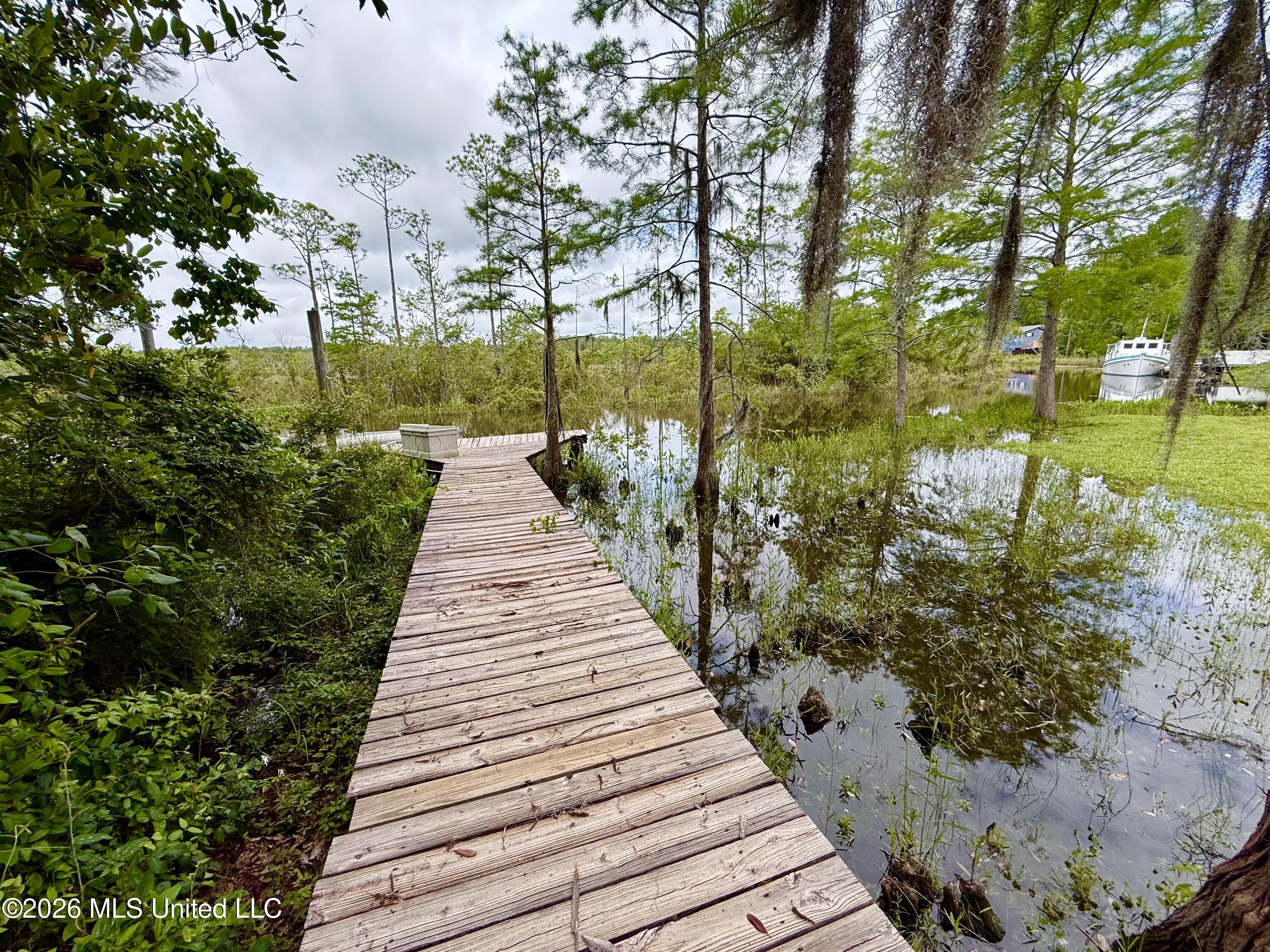 8713 Bayou Castelle Drive Property Photo 13