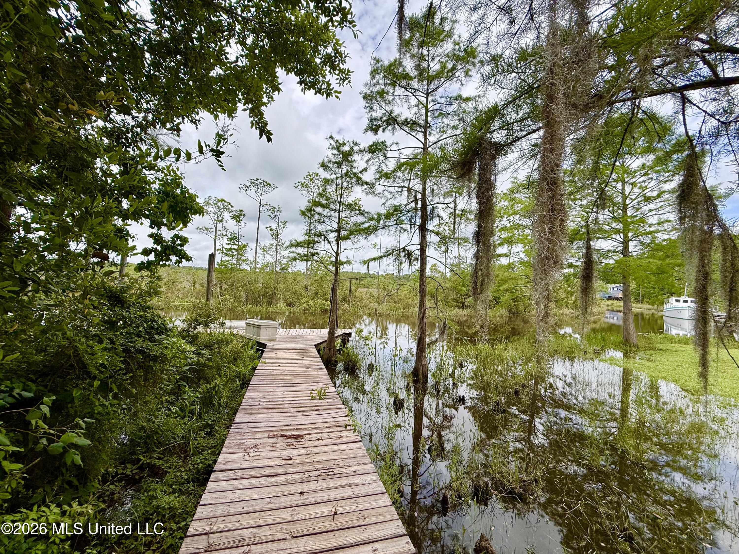 8713 Bayou Castelle Drive Property Photo 15