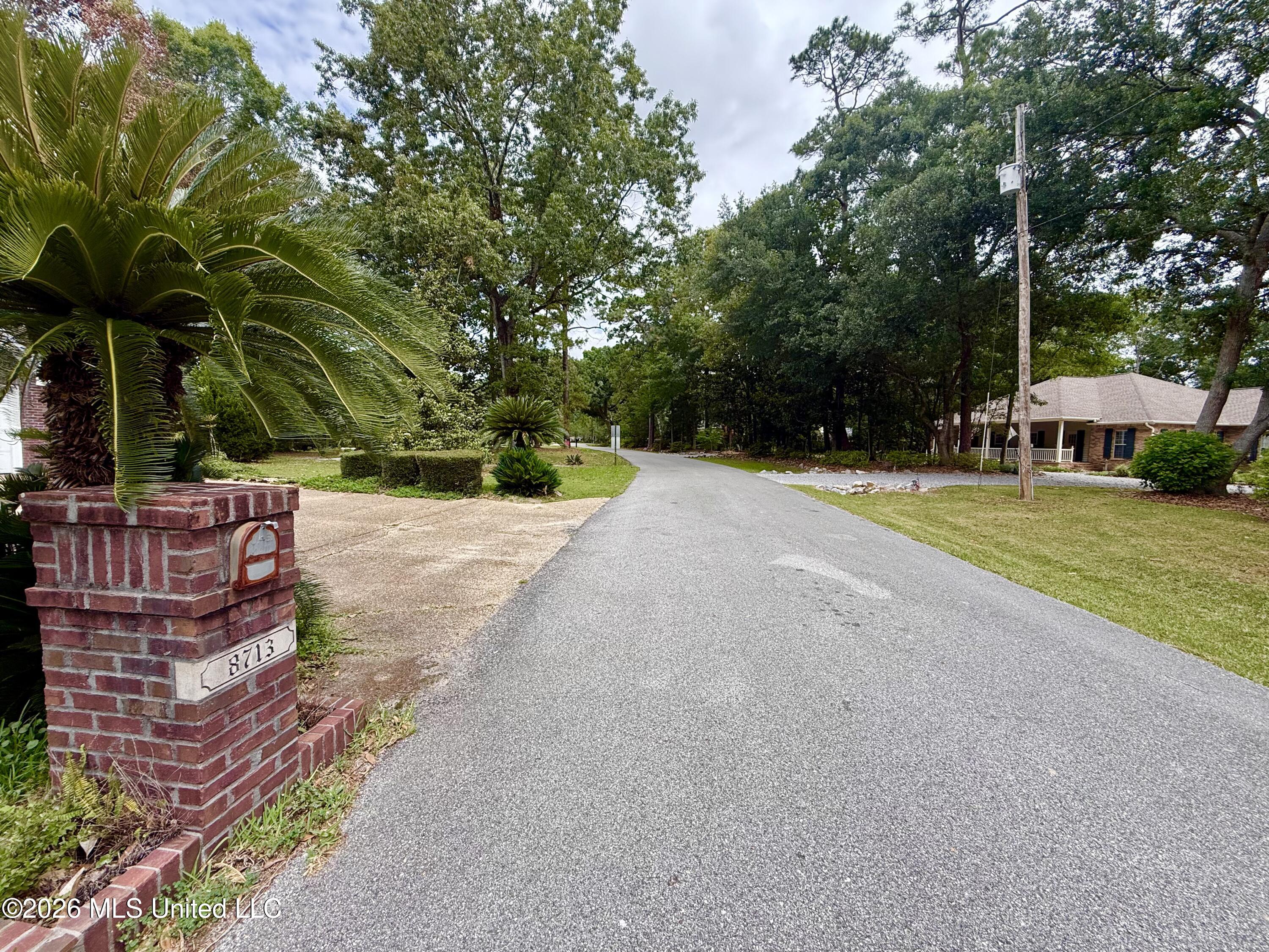 8713 Bayou Castelle Drive Property Photo 32
