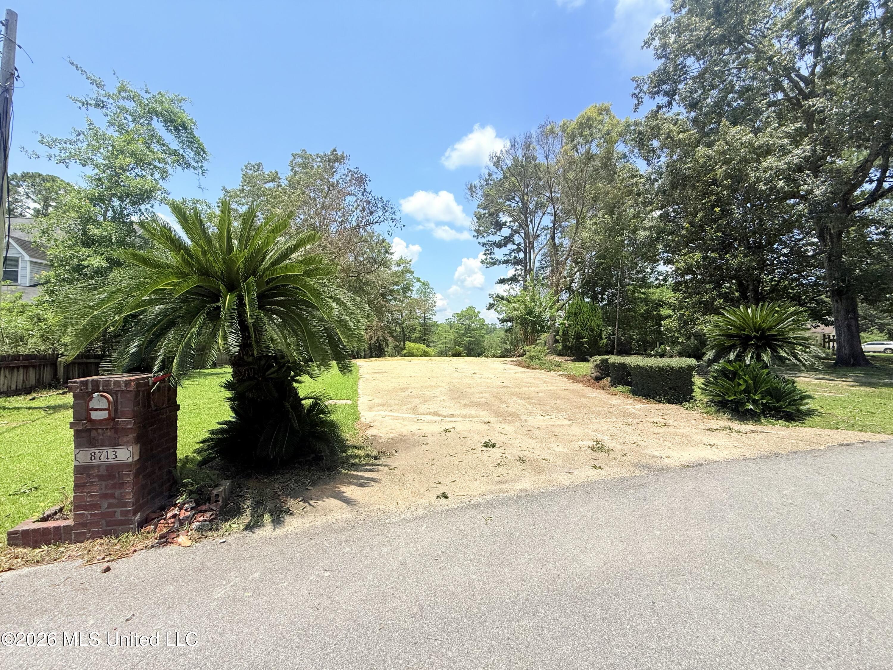 8713 Bayou Castelle Drive Property Photo 33