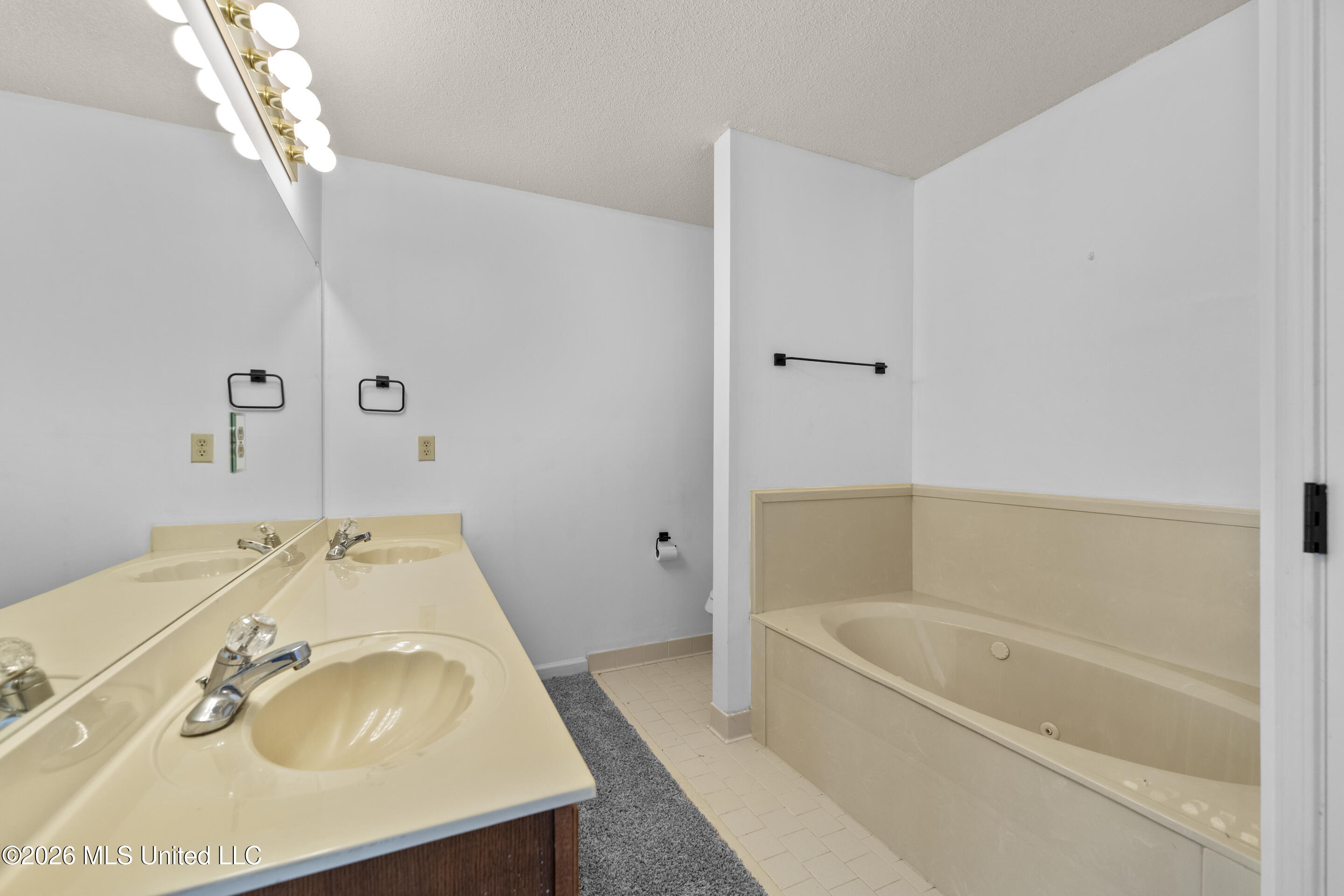 1779 Pecan Meadows Drive Property Photo 18
