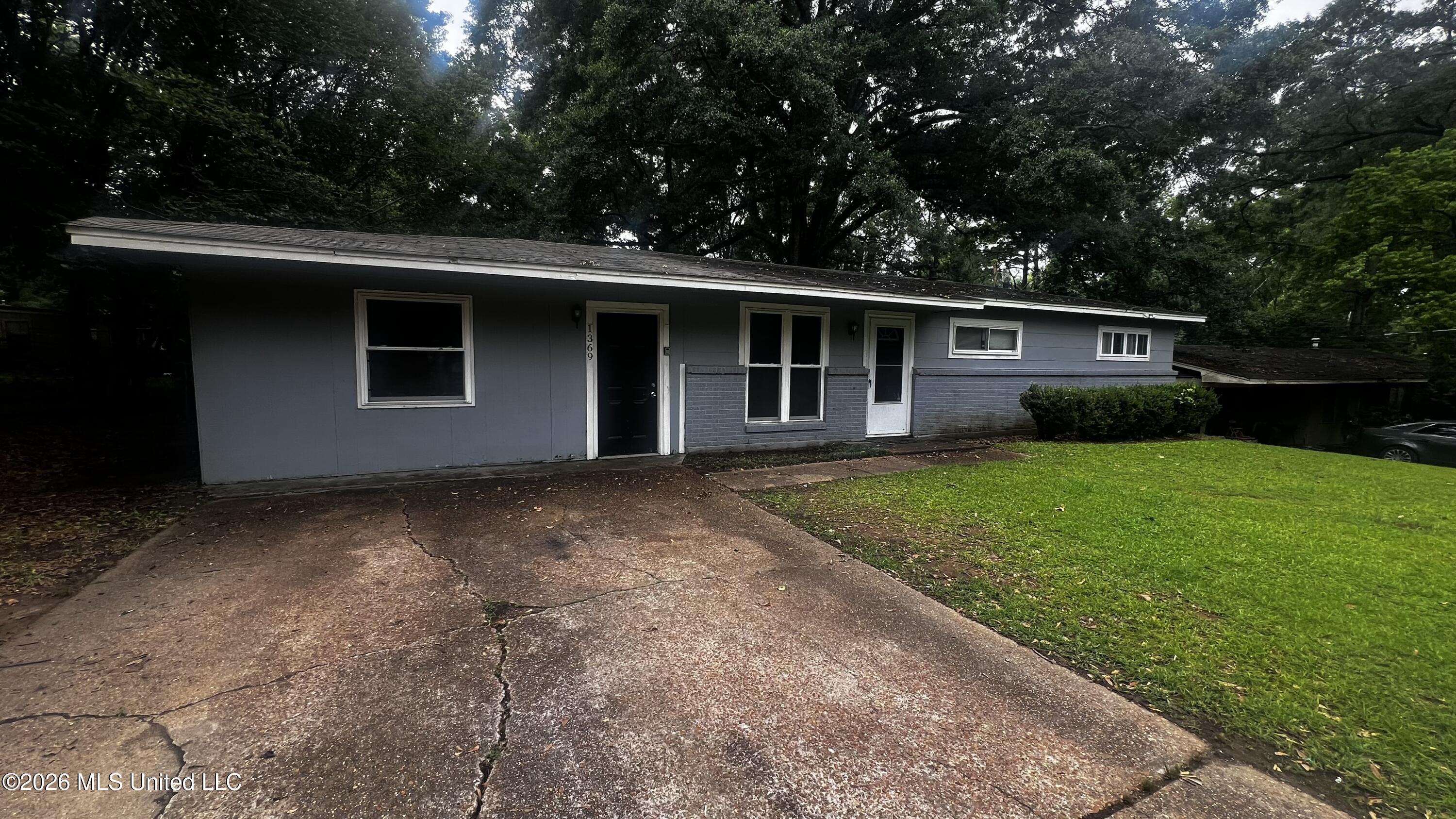 1369 Dianne Drive Property Photo 1