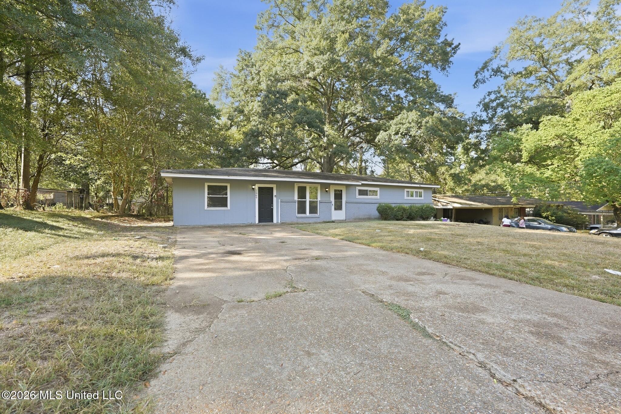1369 Dianne Drive Property Photo 2