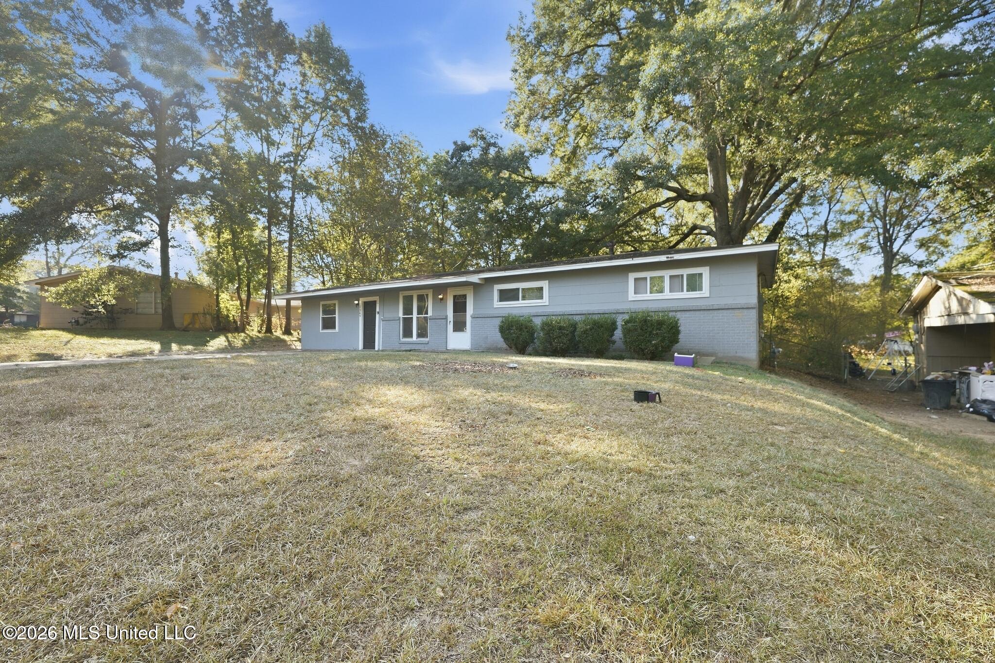 1369 Dianne Drive Property Photo 3