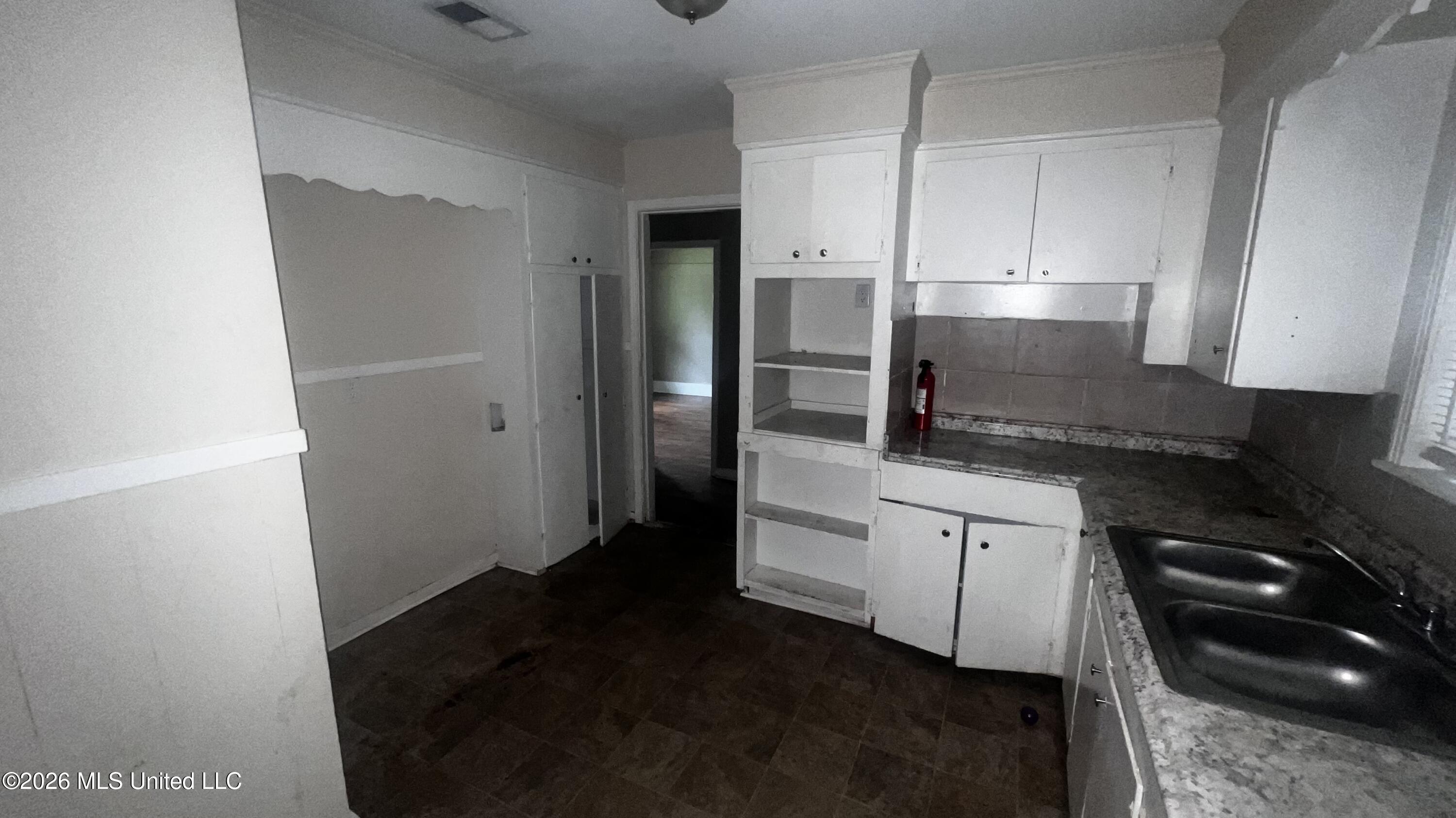 1369 Dianne Drive Property Photo 4