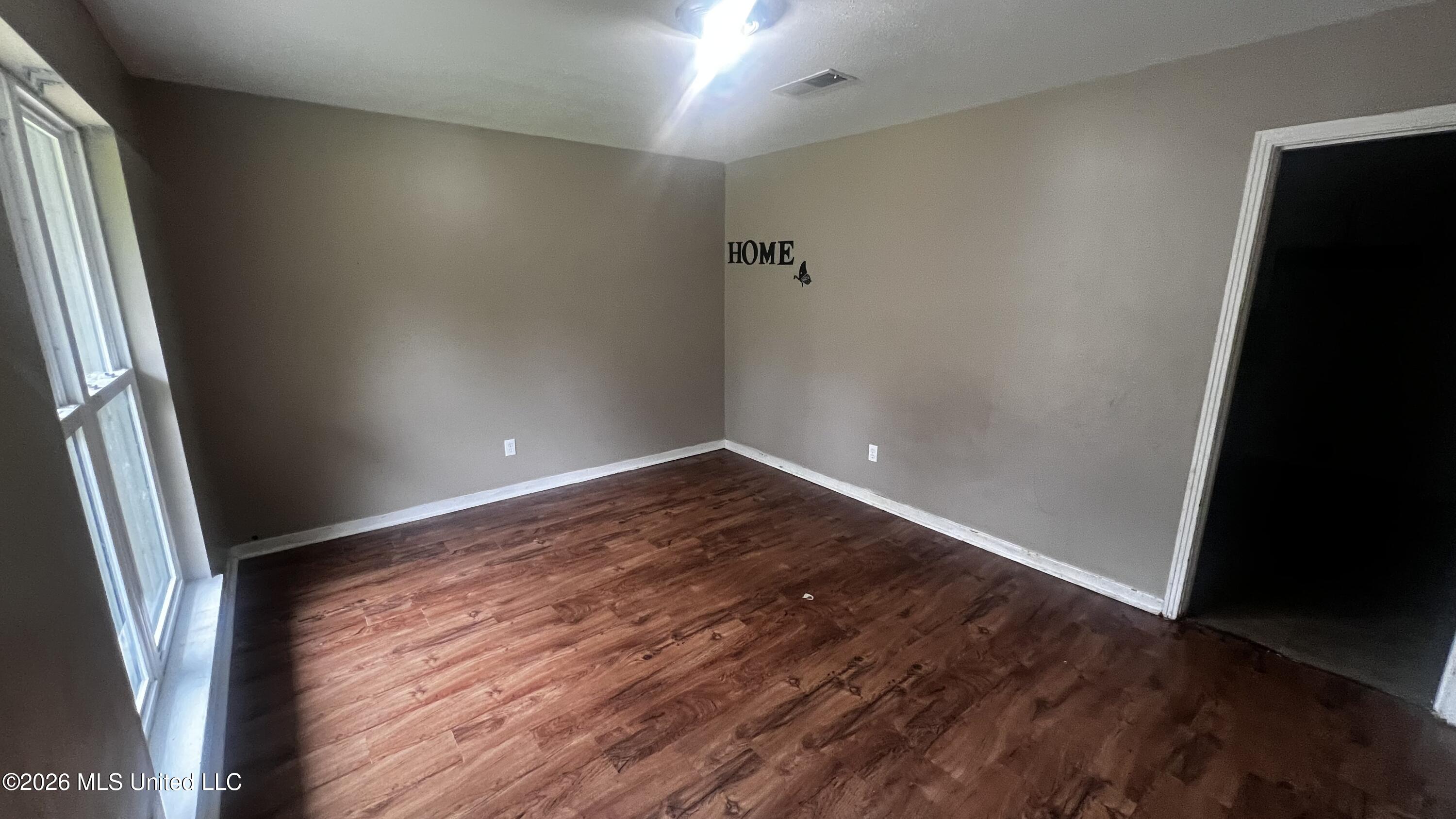 1369 Dianne Drive Property Photo 5