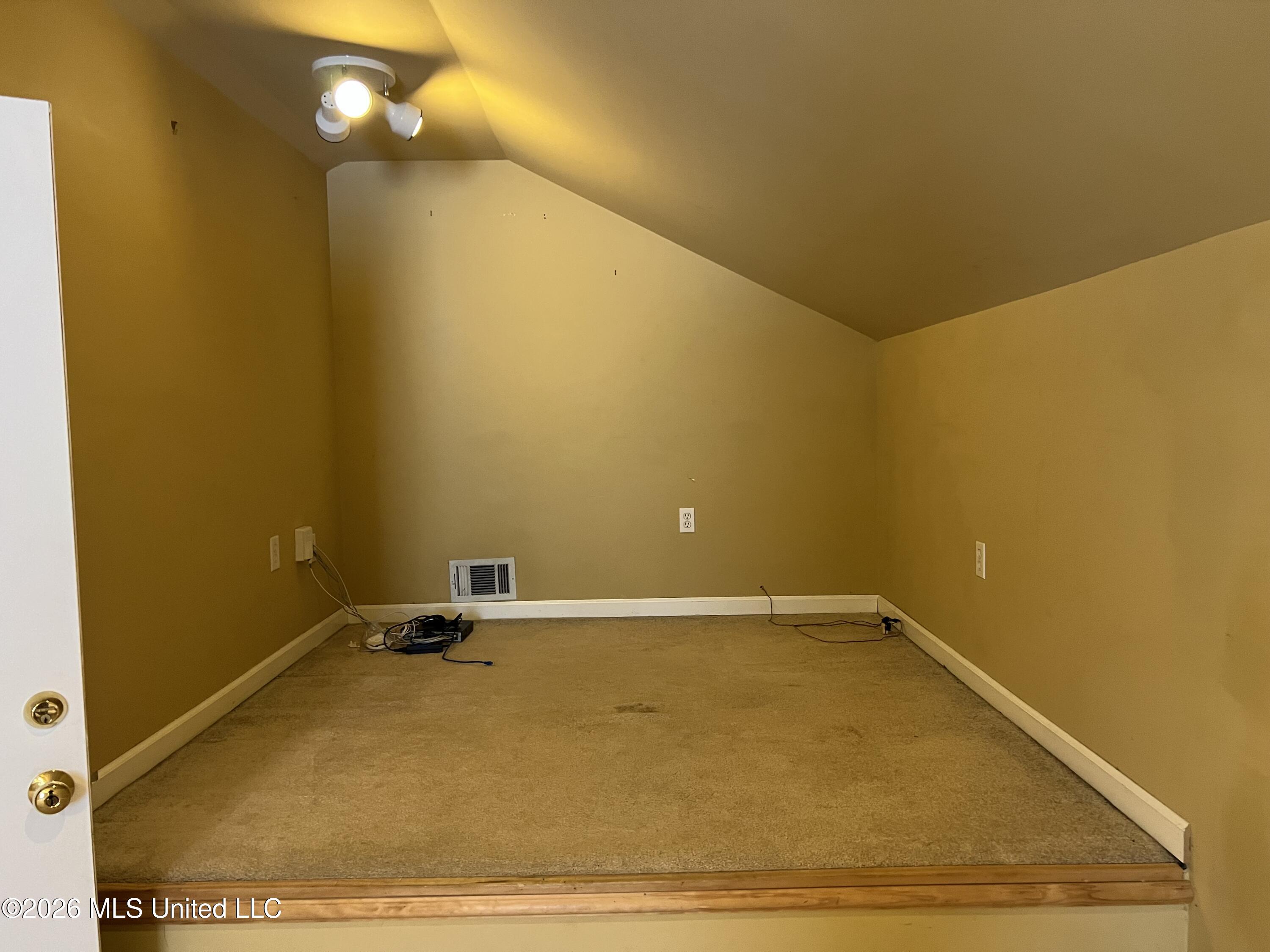 11121 Bayview Lane Property Photo 7