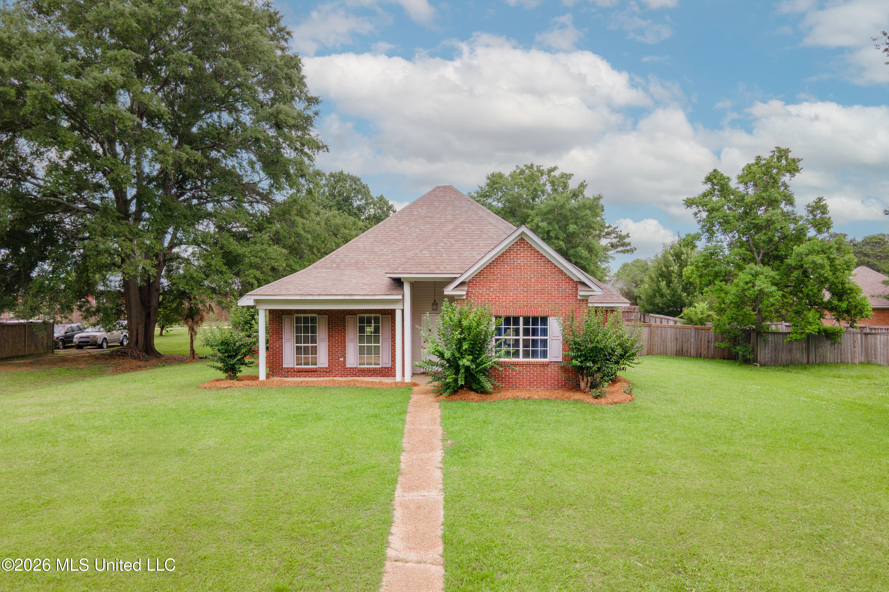 119 Arrow Drive Property Photo 1