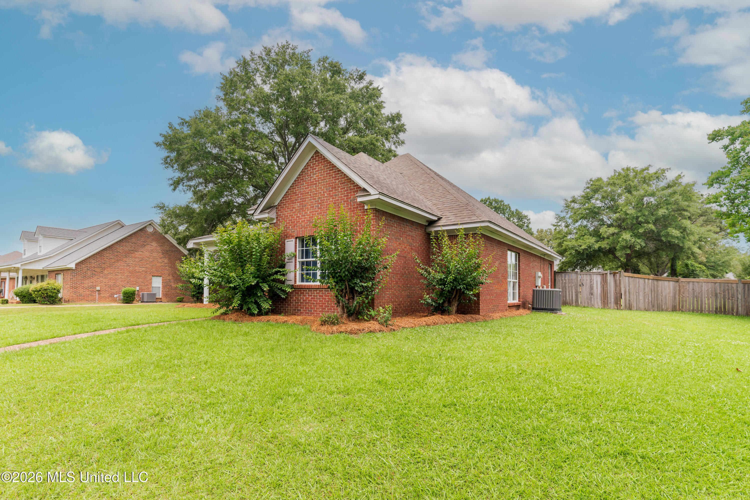 119 Arrow Drive Property Photo 2