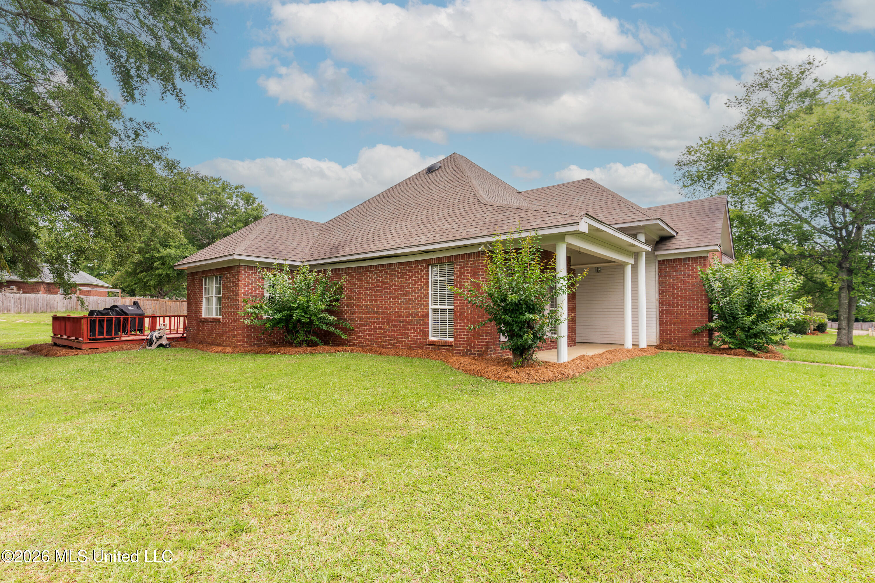 119 Arrow Drive Property Photo 3