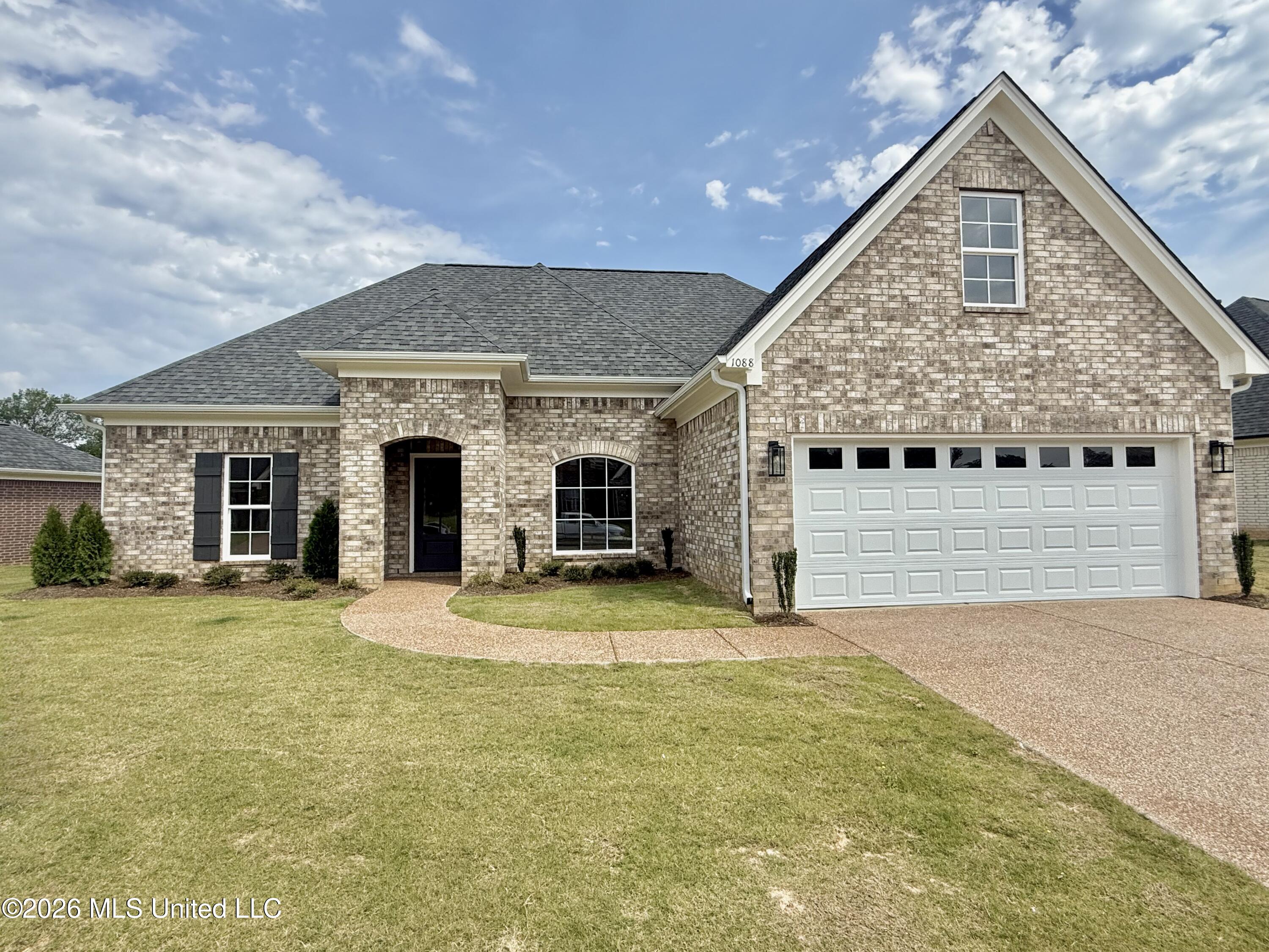 1088 Great Glen Drive Property Photo 1