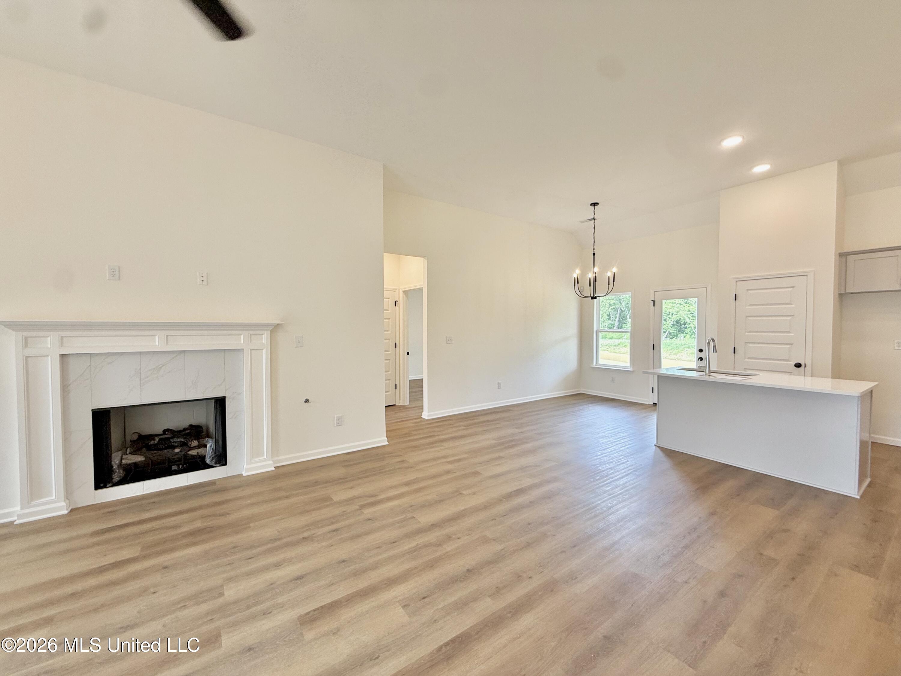 1088 Great Glen Drive Property Photo 4