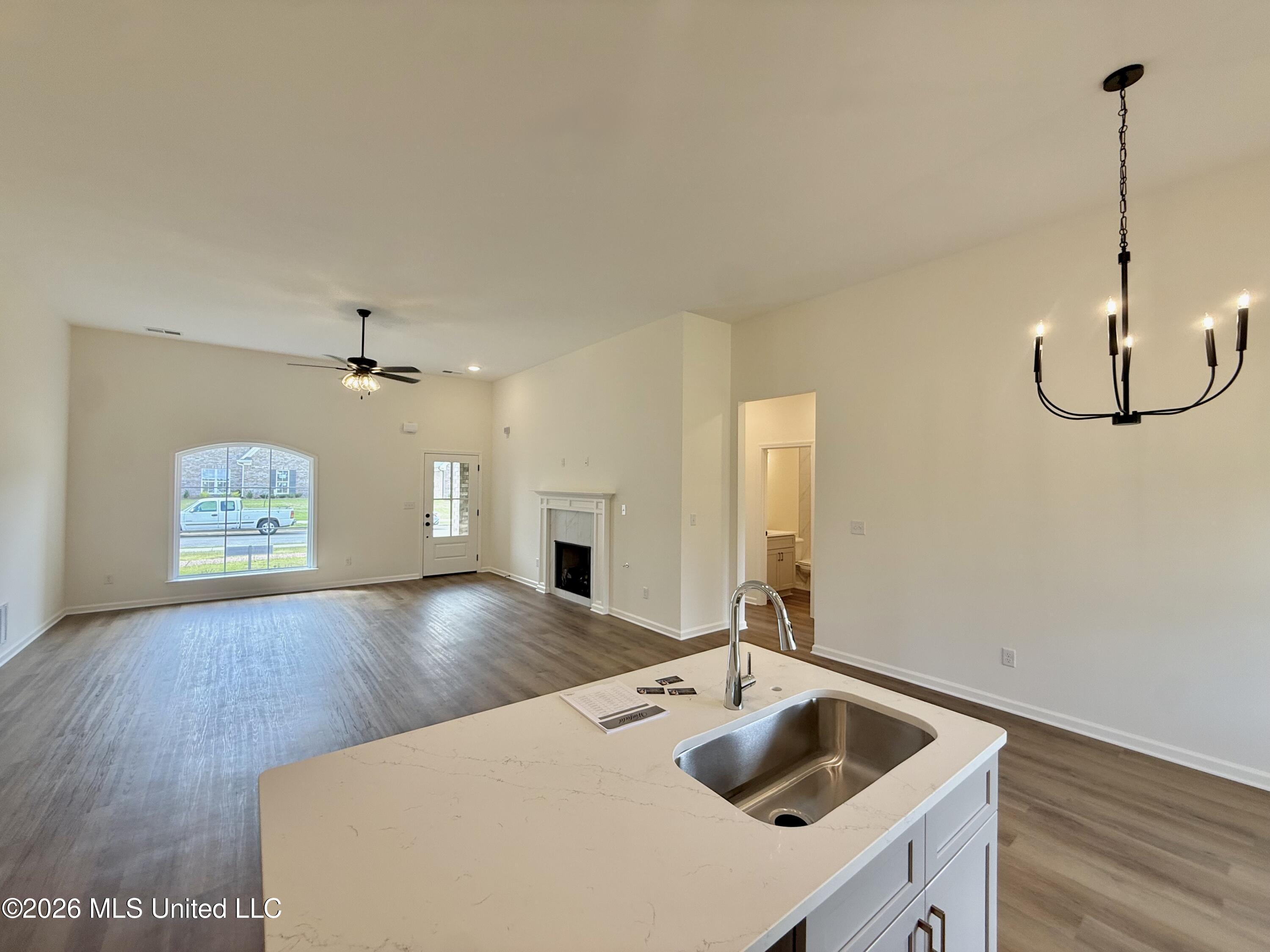 1088 Great Glen Drive Property Photo 5