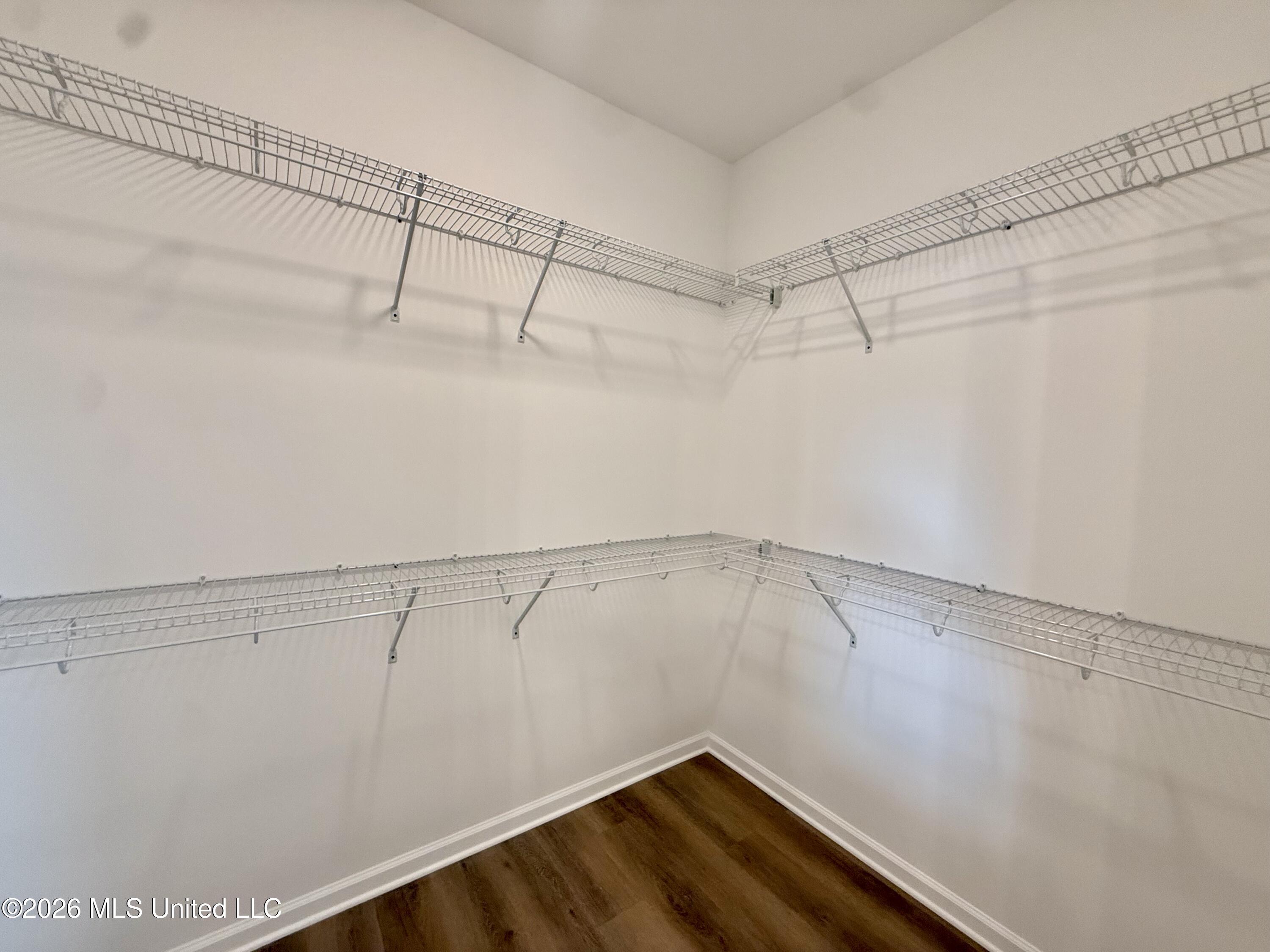 1088 Great Glen Drive Property Photo 9