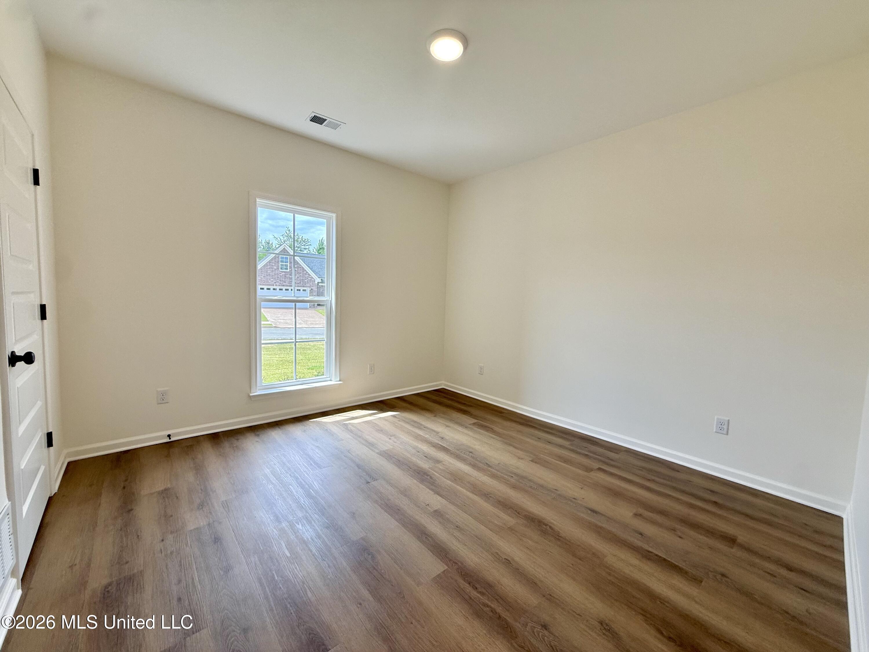 1088 Great Glen Drive Property Photo 12