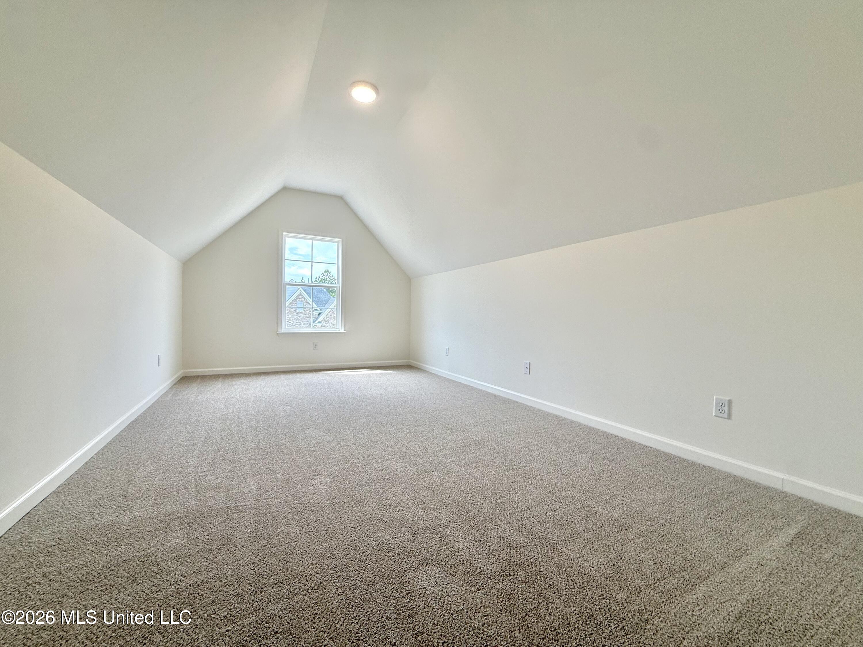 1088 Great Glen Drive Property Photo 13
