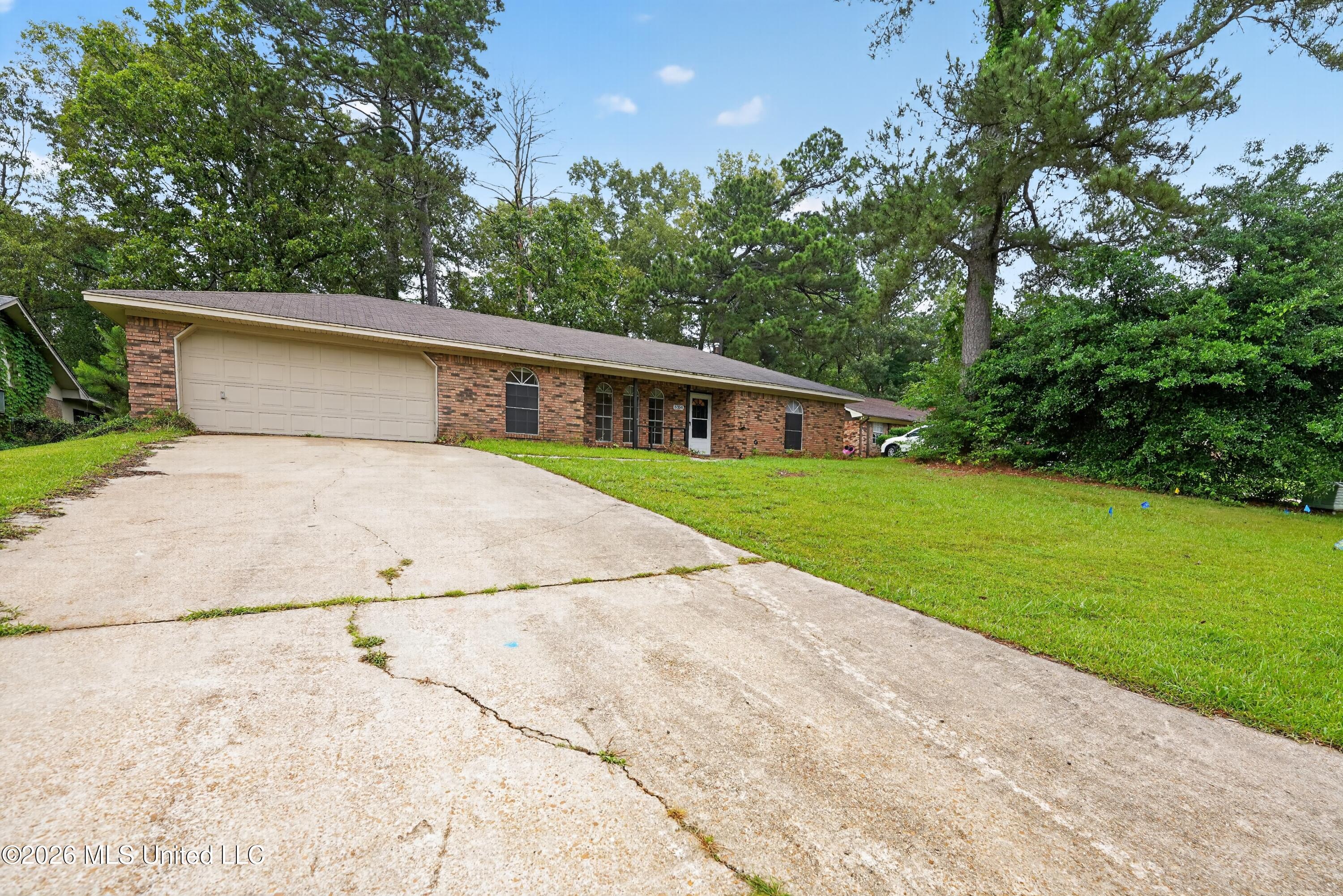 5354 Brookhollow Drive Property Photo 7